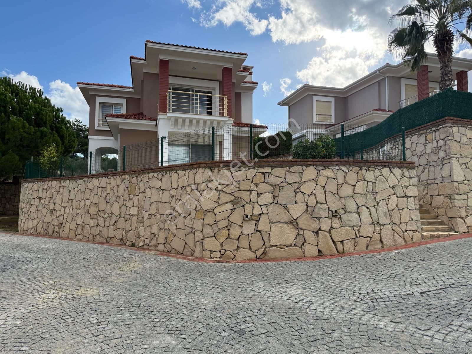 Kuşadası Soğucak Tek Müstakil Havuzlu Site 3+1 Geniş Bahçeli Satılık Villa - Görsel 10