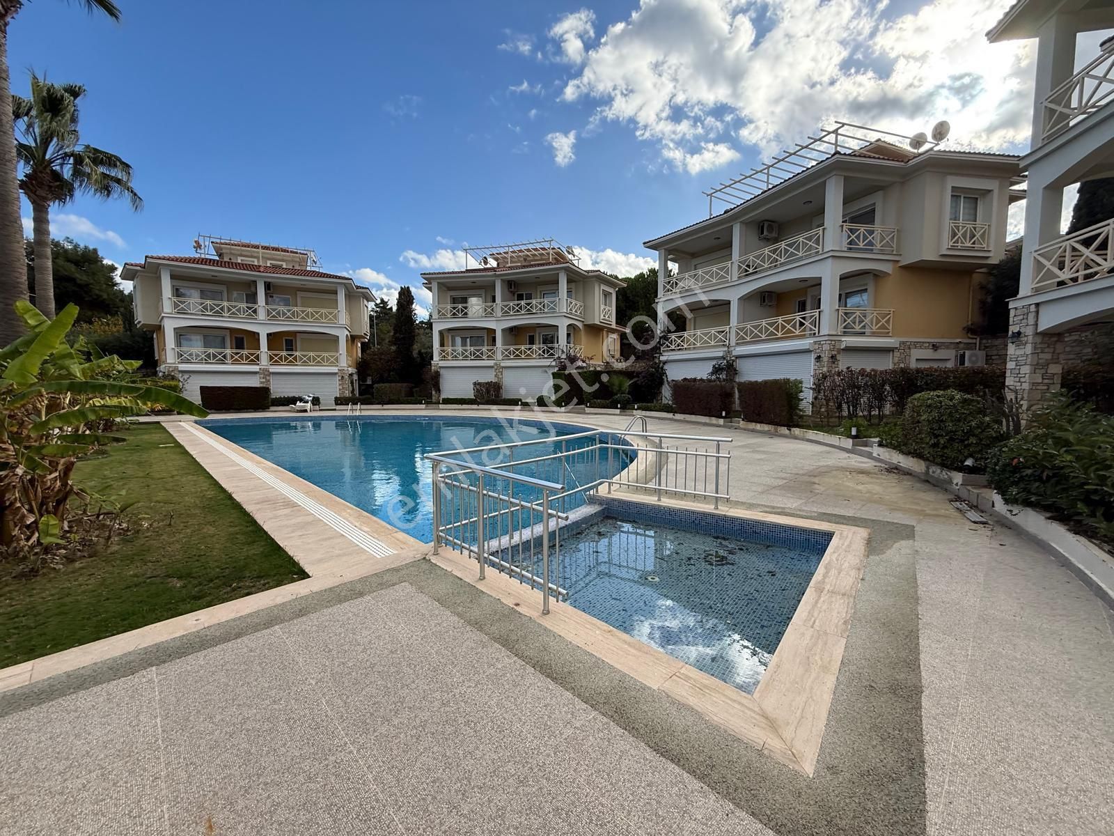 Kuşadası Soğucak Tek Müstakil Havuzlu Site 3+1 Geniş Bahçeli Satılık Villa - Görsel 13