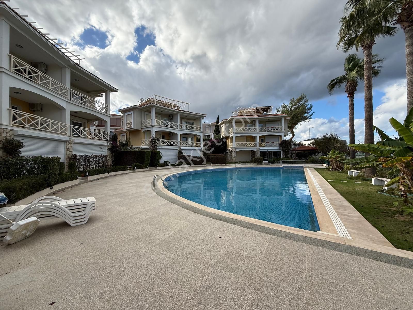 Kuşadası Soğucak Tek Müstakil Havuzlu Site 3+1 Geniş Bahçeli Satılık Villa - Görsel 16