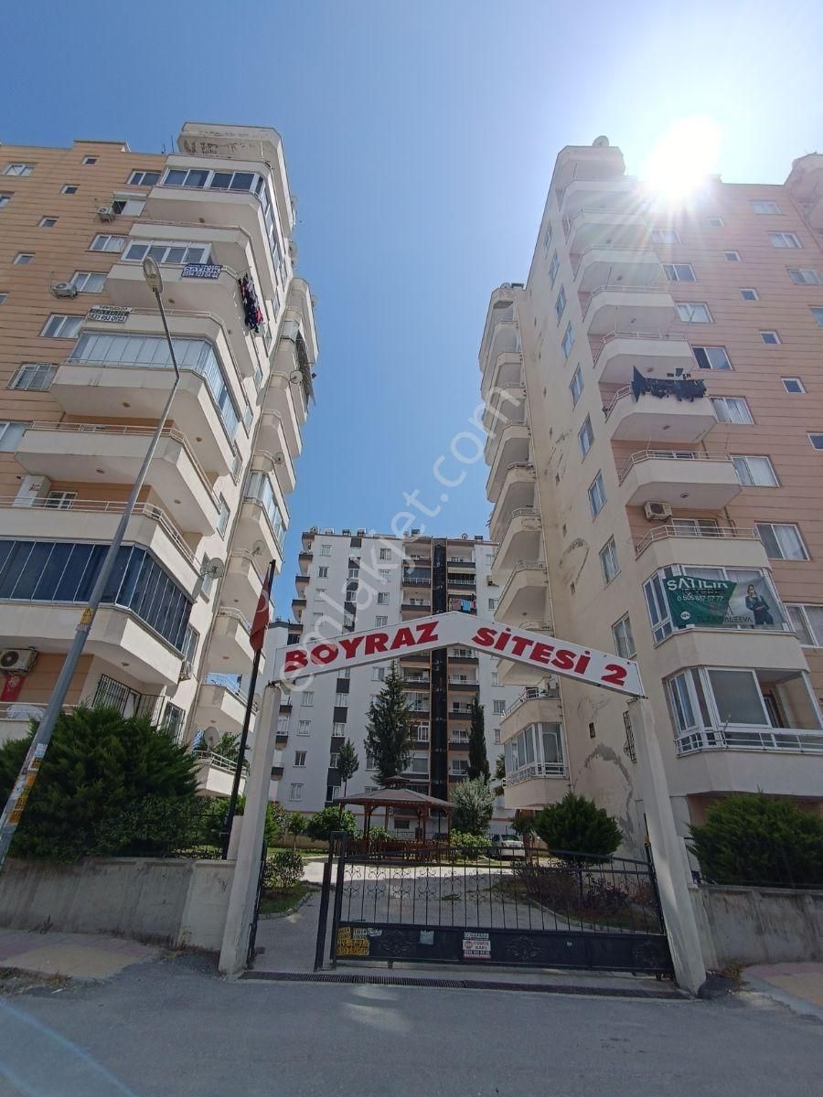 Mersin Tece Boyraz Sitesinde Denize Yakın Satlık Daire