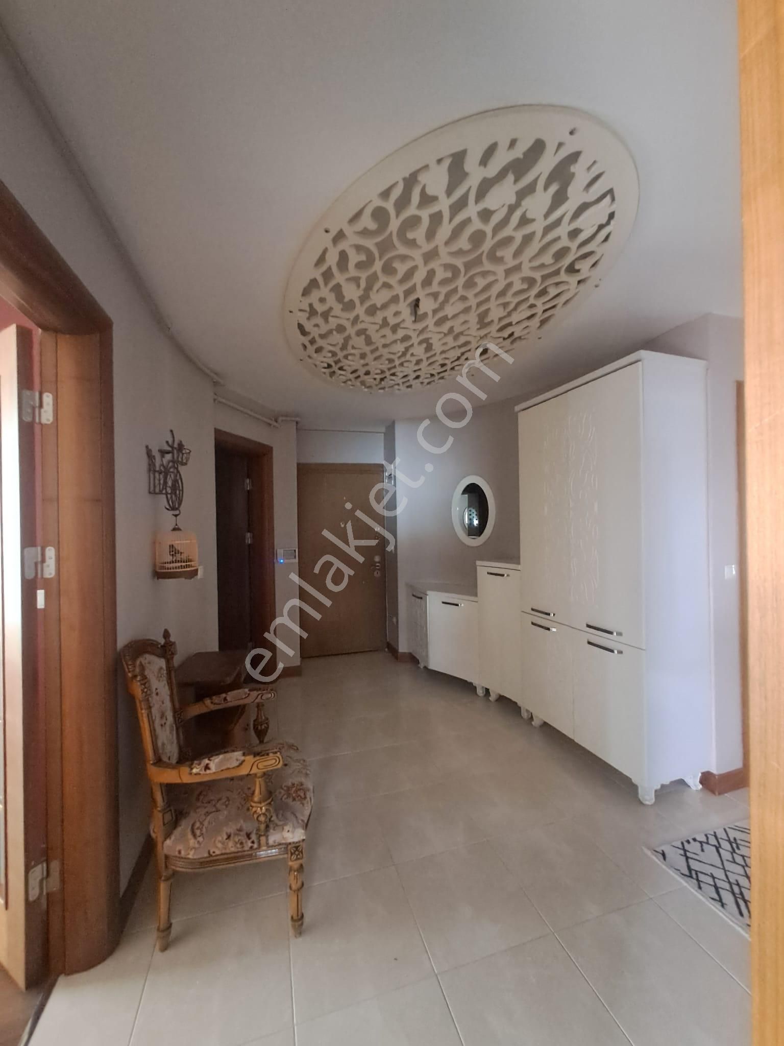 Re/max Advantage'den Balat'ta Eşyalı Kiralık 3+1 Daire - Görsel 18