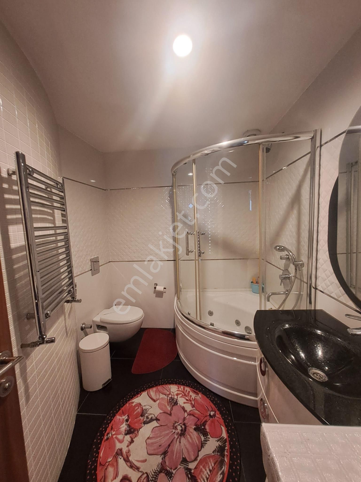 Re/max Advantage'den Balat'ta Eşyalı Kiralık 3+1 Daire - Görsel 19