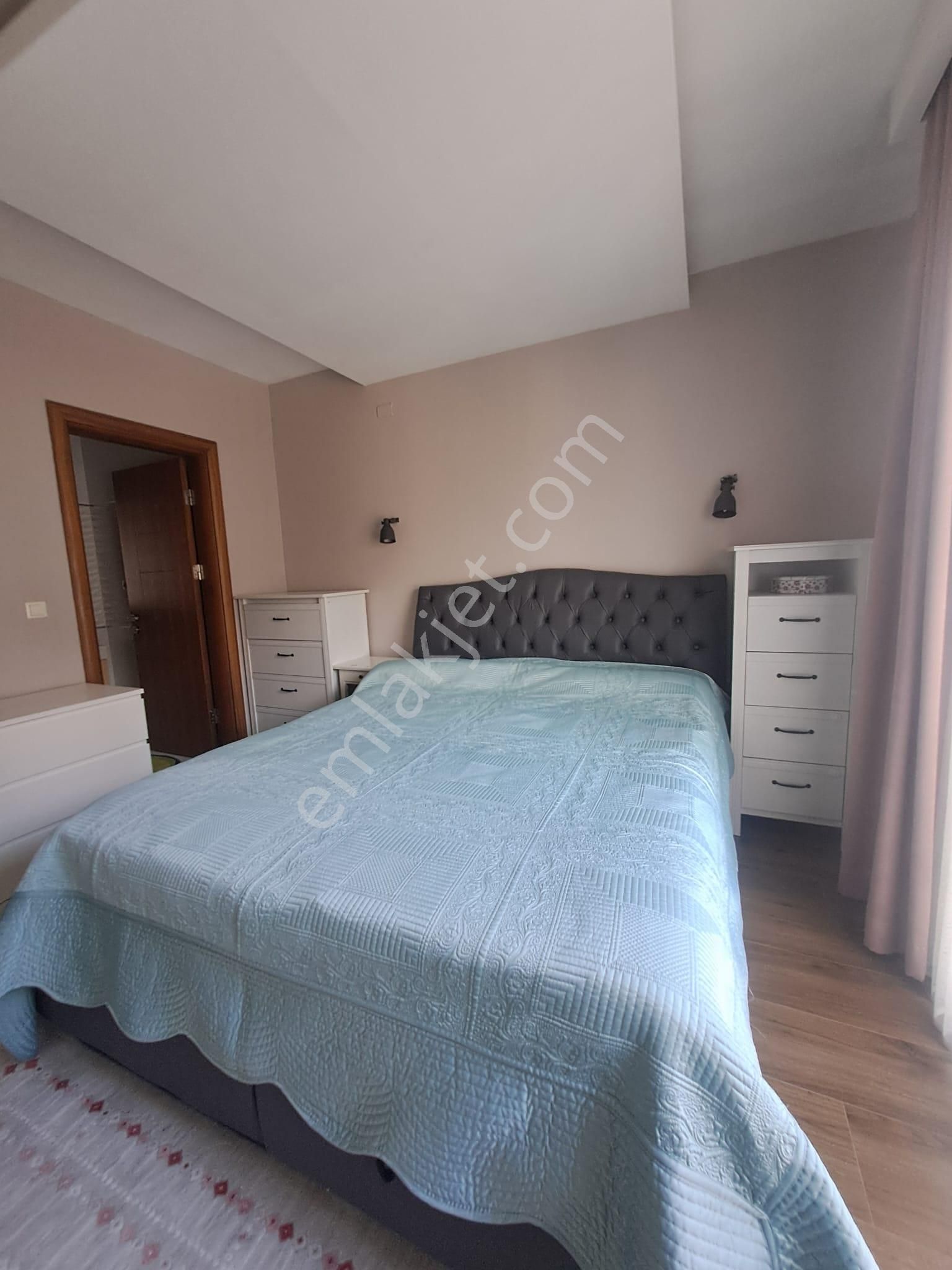 Re/max Advantage'den Balat'ta Eşyalı Kiralık 3+1 Daire - Görsel 12