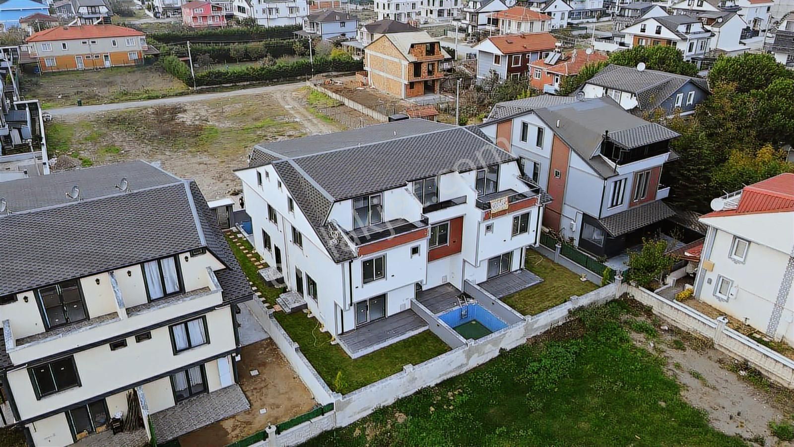 Alandere Mah Havuzlu Lüks Tripleks Villalar - Görsel 16