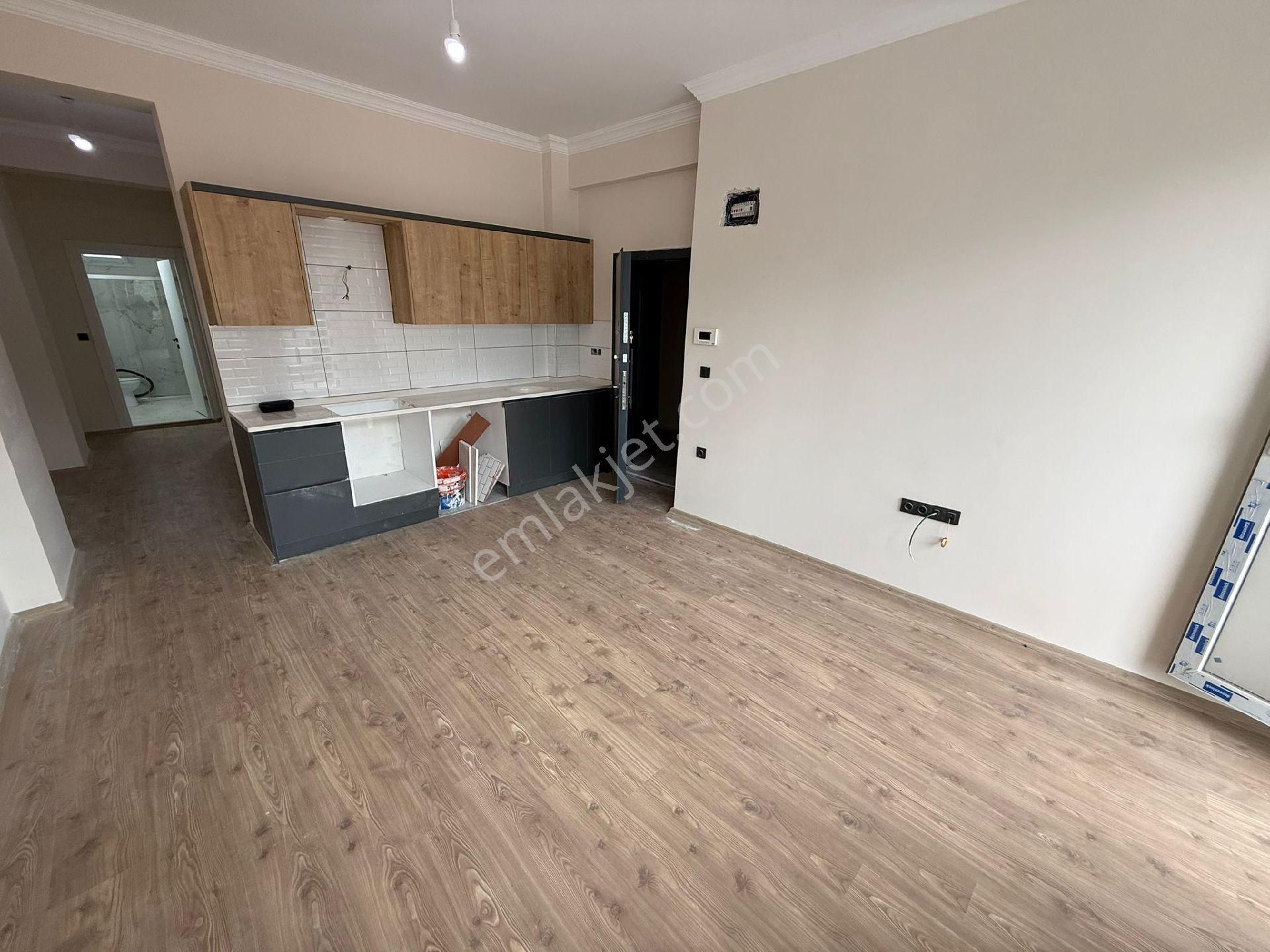 Kuşadası Merkezde Arakat Yeni Yapı Kısmı Deniz Manzaralı 1+1 Satılık Daire - Görsel 4