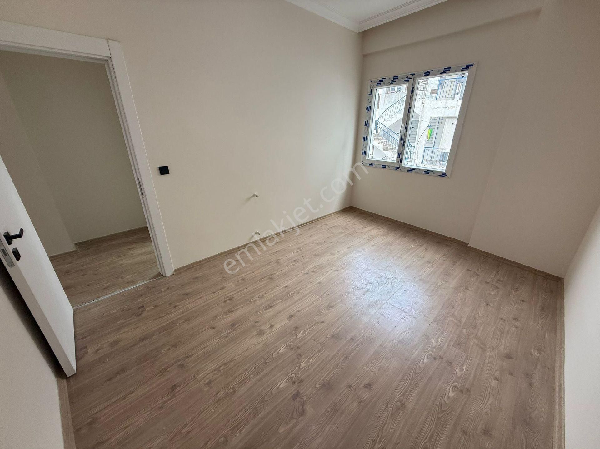 Kuşadası Merkezde Arakat Yeni Yapı Kısmı Deniz Manzaralı 1+1 Satılık Daire - Görsel 11