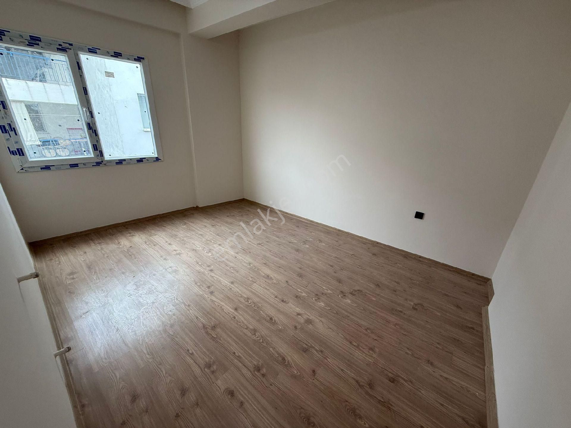 Kuşadası Merkezde Arakat Yeni Yapı Kısmı Deniz Manzaralı 1+1 Satılık Daire - Görsel 14