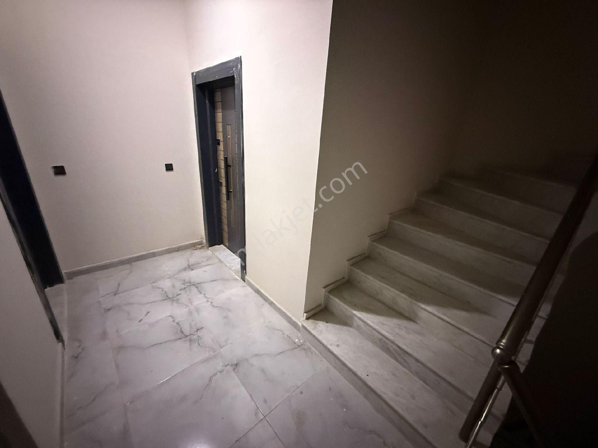 Kuşadası Merkezde Arakat Yeni Yapı Kısmı Deniz Manzaralı 1+1 Satılık Daire - Görsel 20