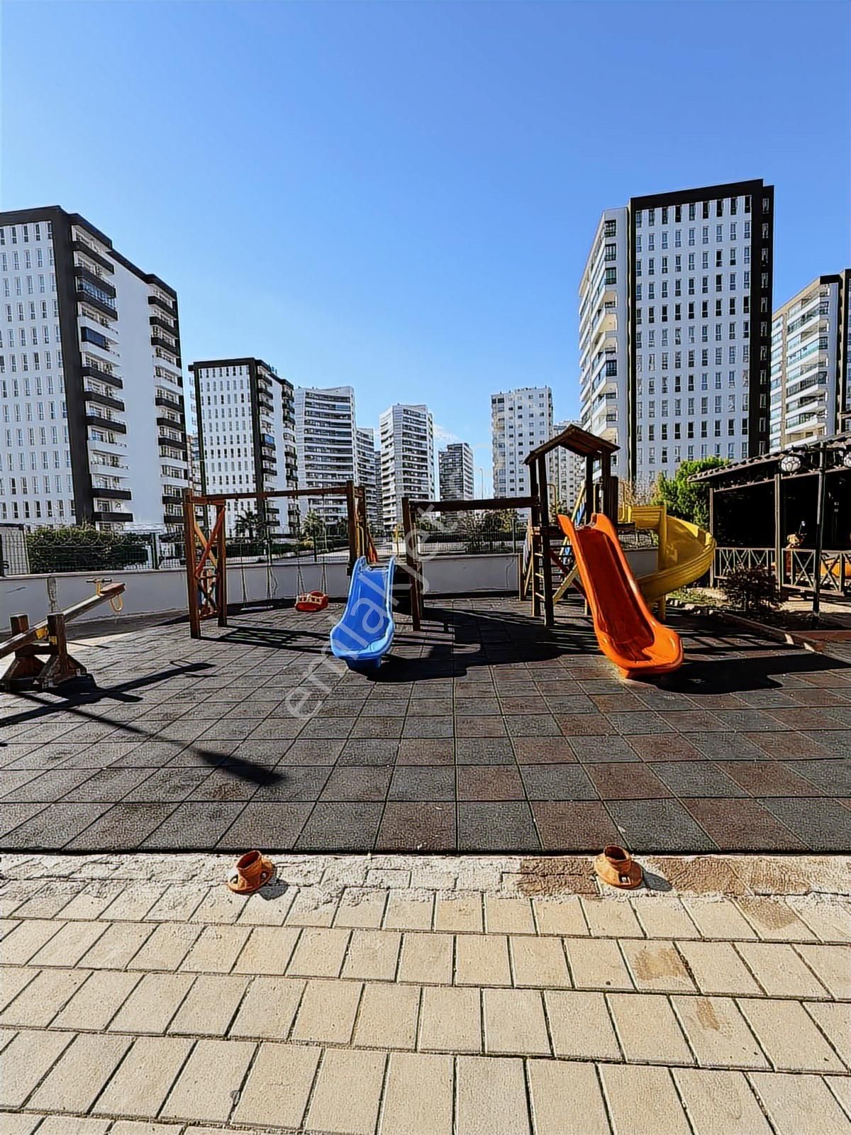 Total'den Gürselpaşa'nın En Değerli Lokasyonunda Genç Cazip Bina - Görsel 3
