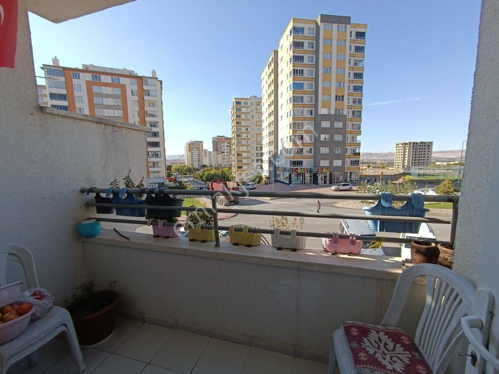 Pratik Den// Avm Karşısı Yapılı Bakımlı İldem C Dairesi - Görsel 3