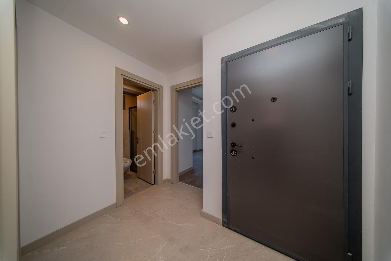 Kardeşkentler Cadde Üzeri Oturuma Hazır İskanlı 3 Cepheli 2+1 - Görsel 12