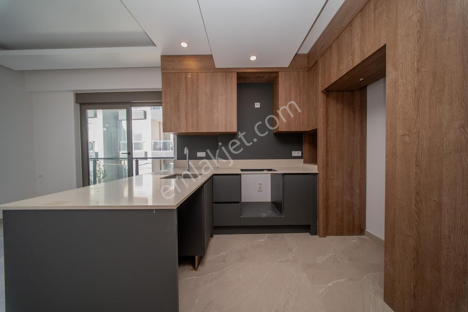 Kardeşkentler Cadde Üzeri Oturuma Hazır İskanlı 3 Cepheli 2+1 - Görsel 23