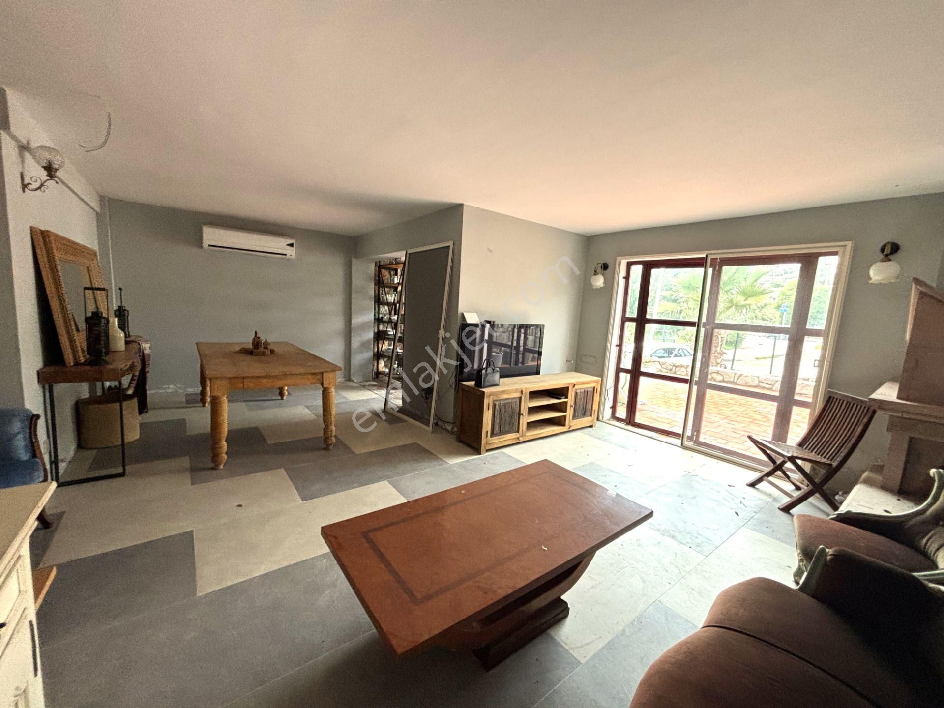 Bodrum Yeniköy Mah. Oasis Avm Yakını 3+1 Köşe Konumlu Dubleks Ev