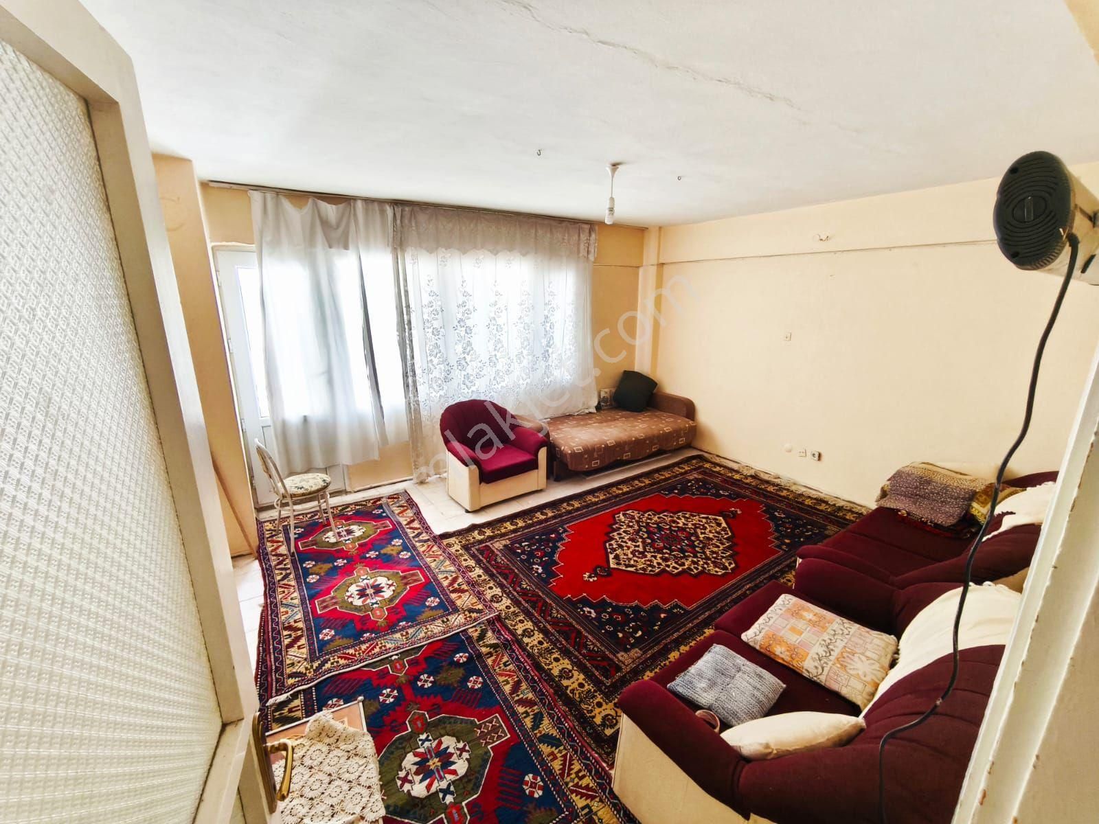 Acill Satılık 2+1 Daire 2.300 Tl Yeşilyurt Postane