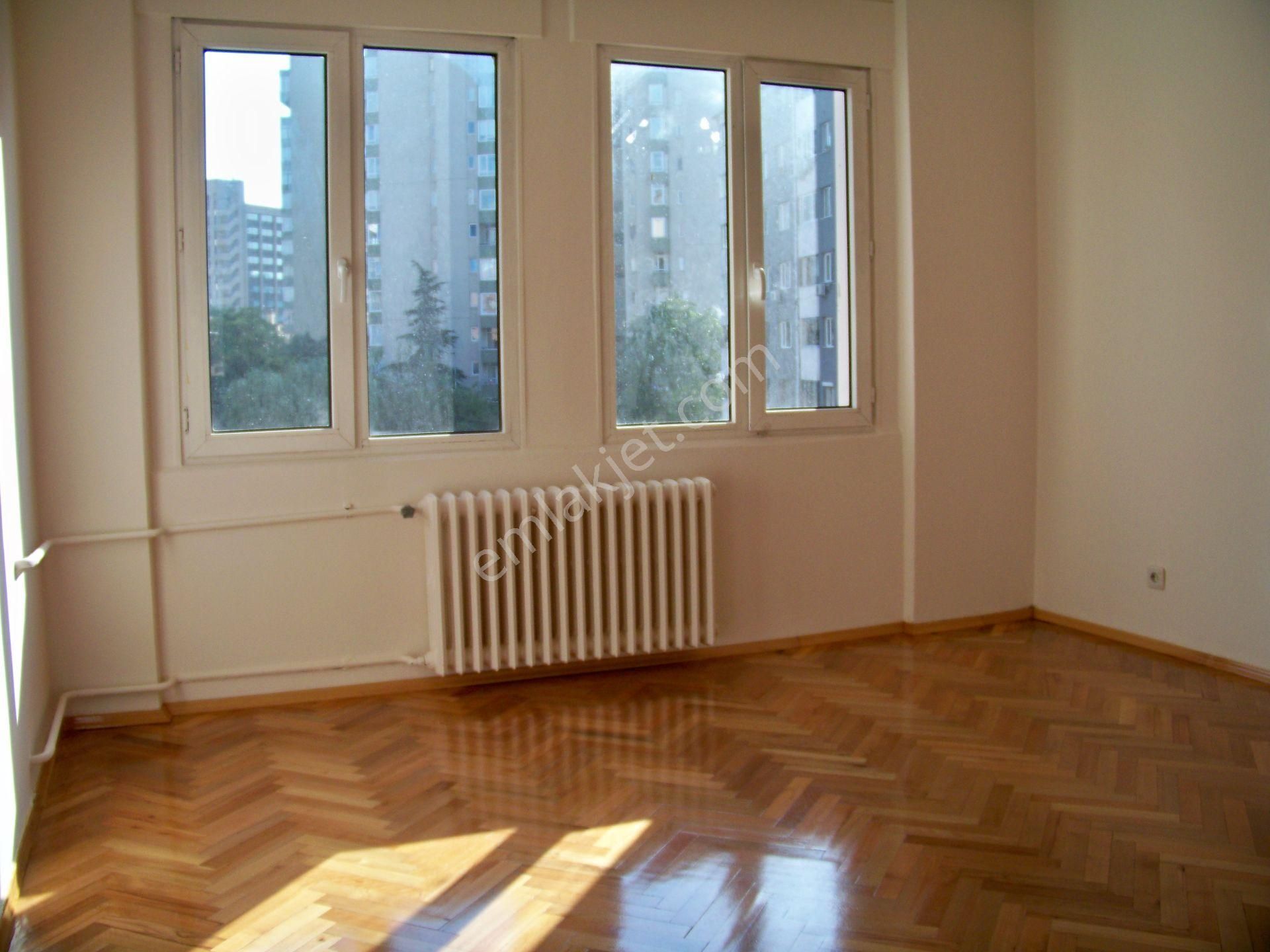 Gayrettepe Kent Sitesinde 4+1 165 M2 7.kat Çift Otoparklı Çift Asansörlü Yangın Merdivenli Balkonlu - Görsel 4