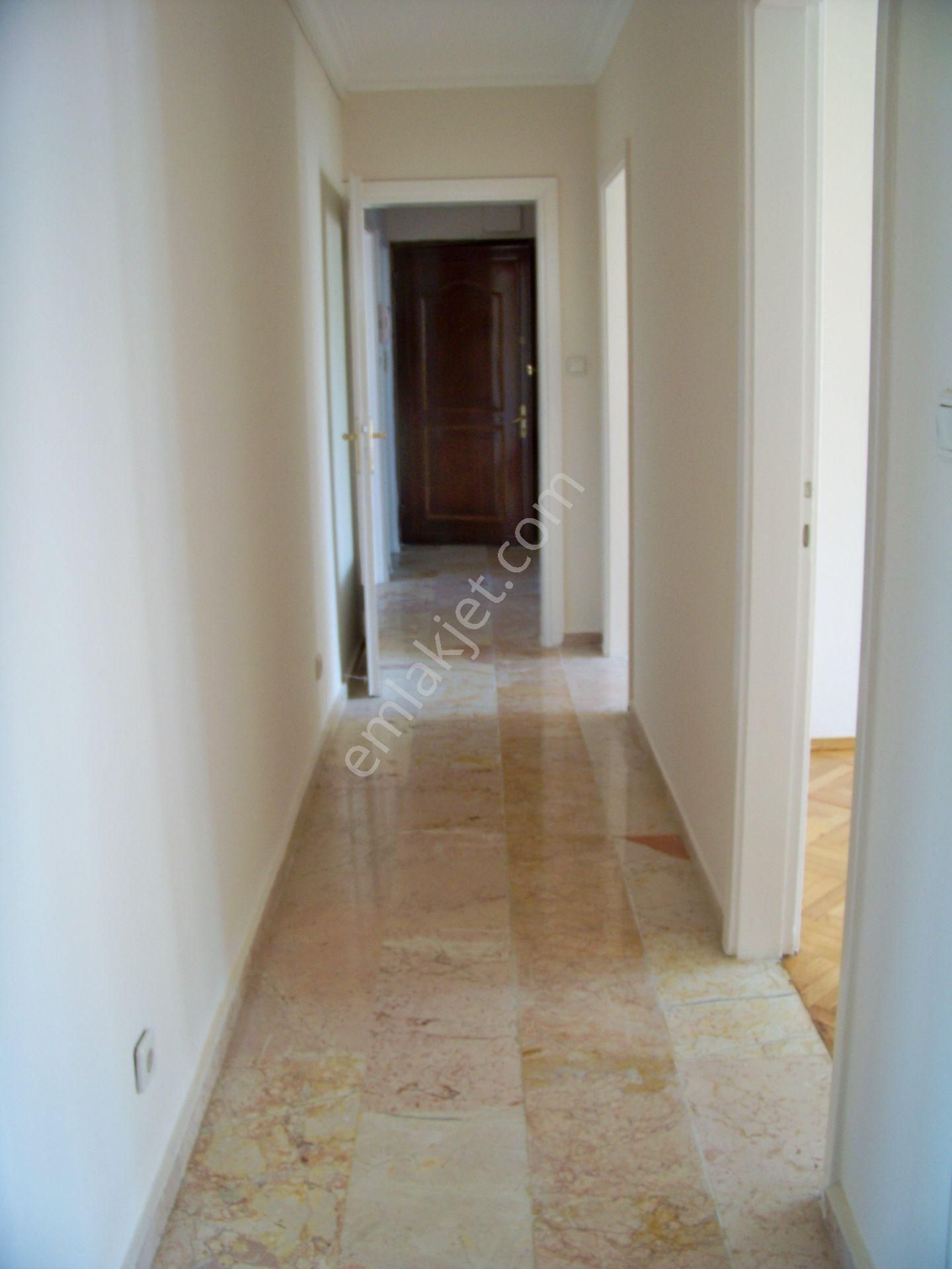 Gayrettepe Kent Sitesinde 4+1 165 M2 7.kat Çift Otoparklı Çift Asansörlü Yangın Merdivenli Balkonlu - Görsel 22