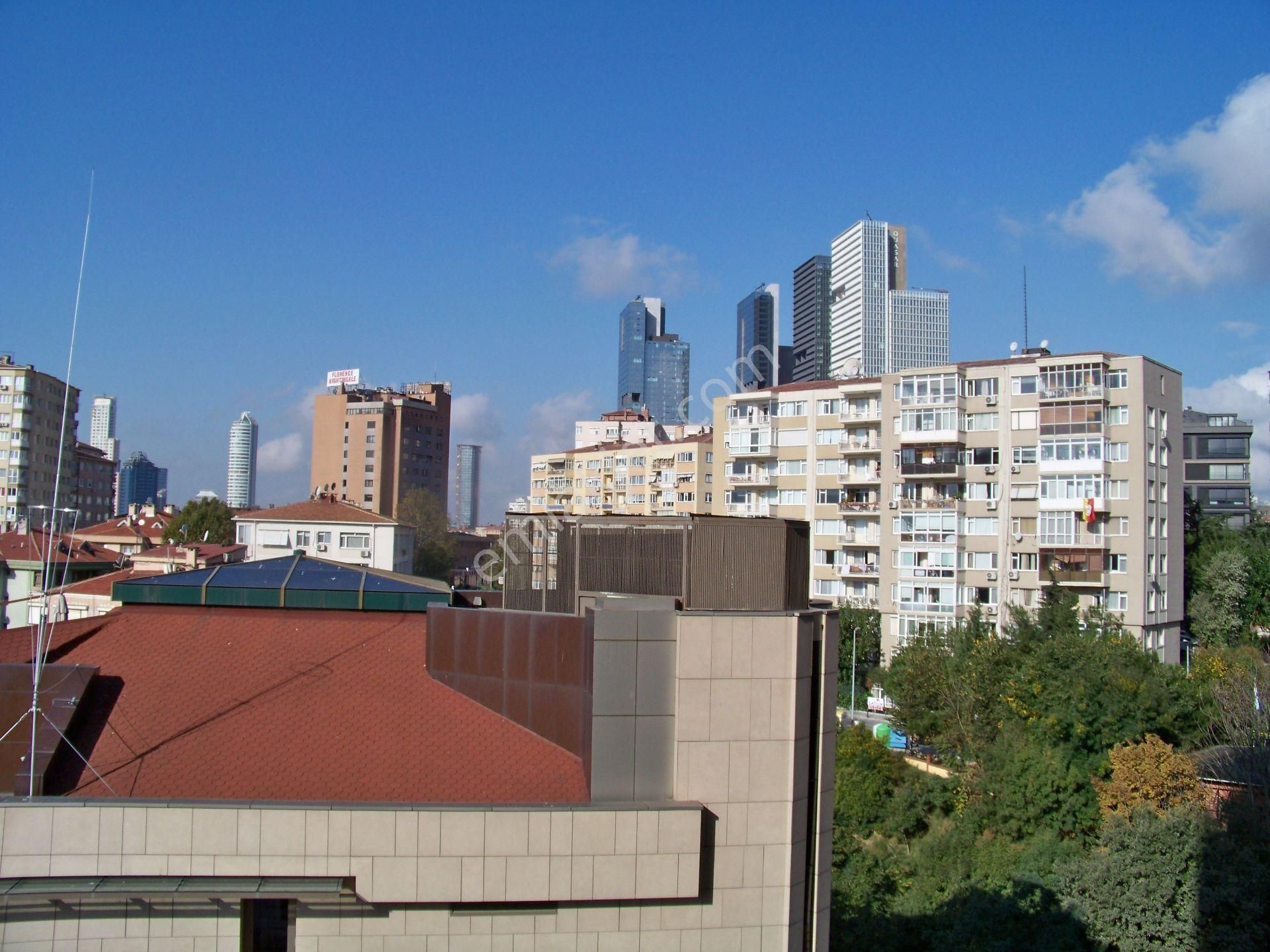 Gayrettepe Kent Sitesinde 4+1 165 M2 7.kat Çift Otoparklı Çift Asansörlü Yangın Merdivenli Balkonlu - Görsel 30