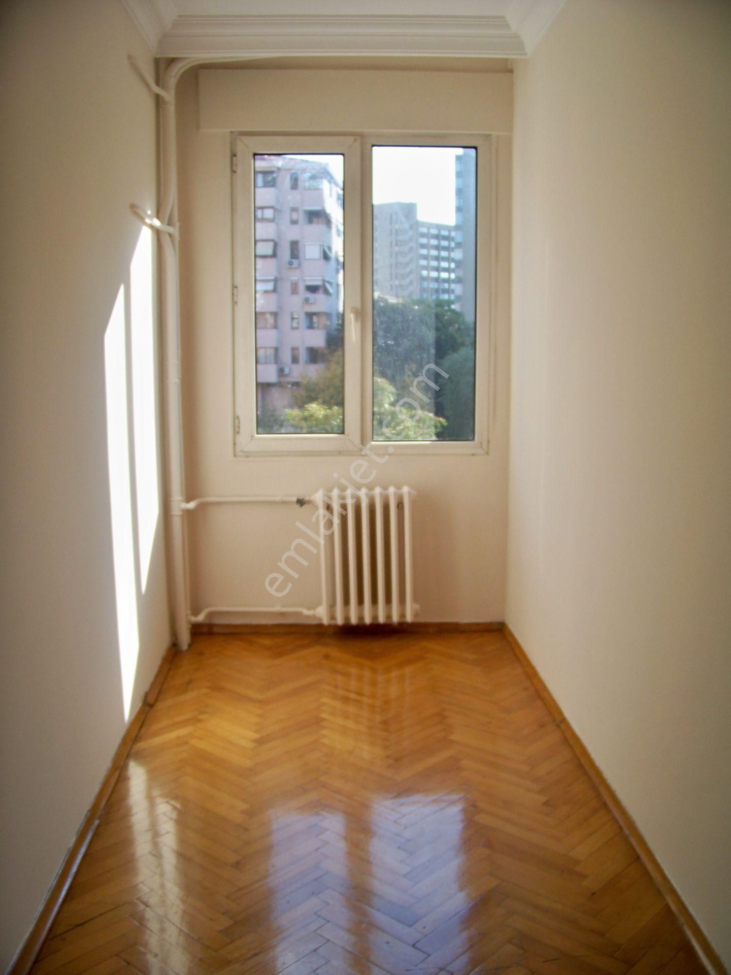 Gayrettepe Kent Sitesinde 4+1 165 M2 7.kat Çift Otoparklı Çift Asansörlü Yangın Merdivenli Balkonlu - Görsel 10