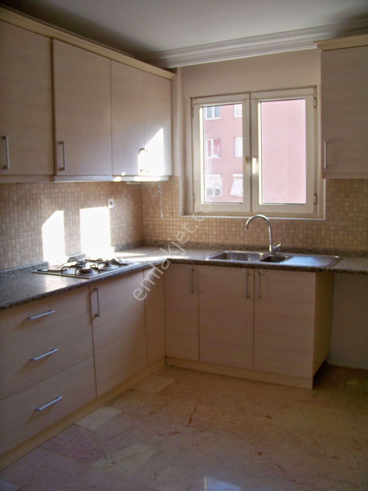 Gayrettepe Kent Sitesinde 4+1 165 M2 7.kat Çift Otoparklı Çift Asansörlü Yangın Merdivenli Balkonlu - Görsel 13