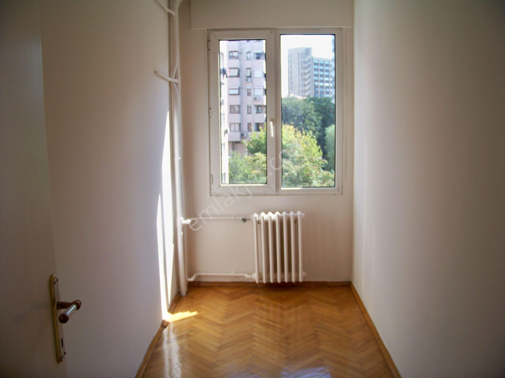 Gayrettepe Kent Sitesinde 4+1 165 M2 7.kat Çift Otoparklı Çift Asansörlü Yangın Merdivenli Balkonlu - Görsel 11