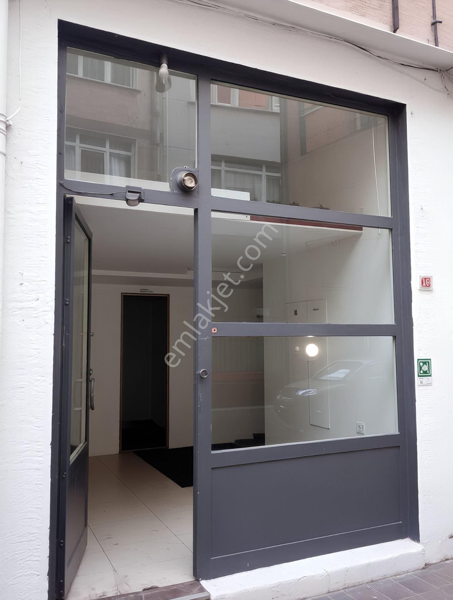 Kadıköy Rasimpaşa'da Kaçırılmayacak Ofis Dükkân Mağaza Mini Depo ! - Görsel 8