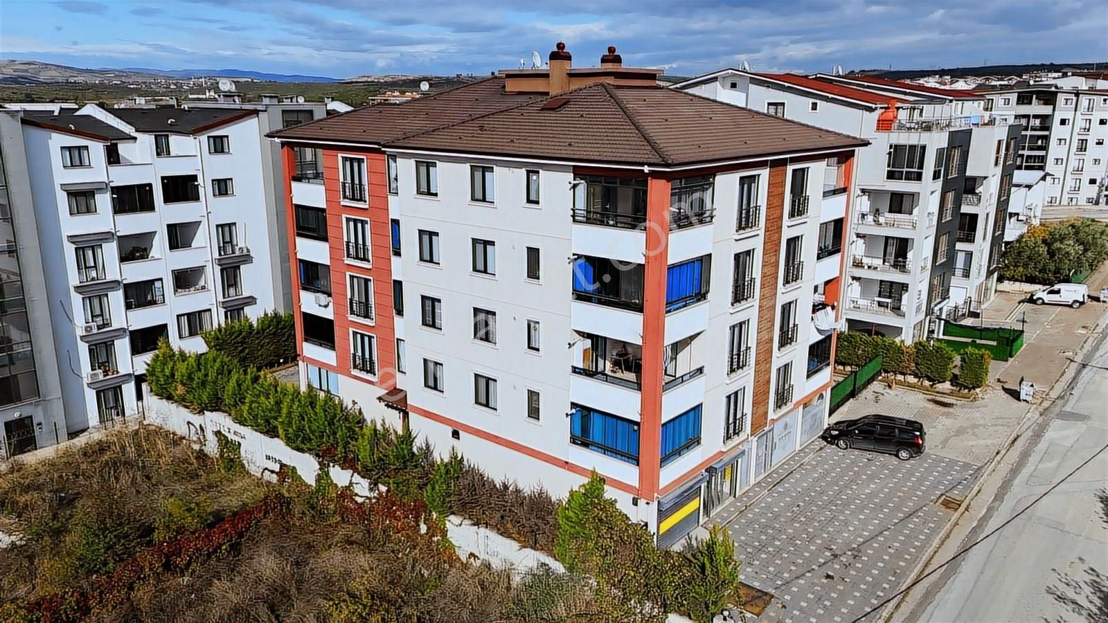 Akçalar'da ,full Kredili , Göl Manzaralı , 3+1 Arakat Daire!!!