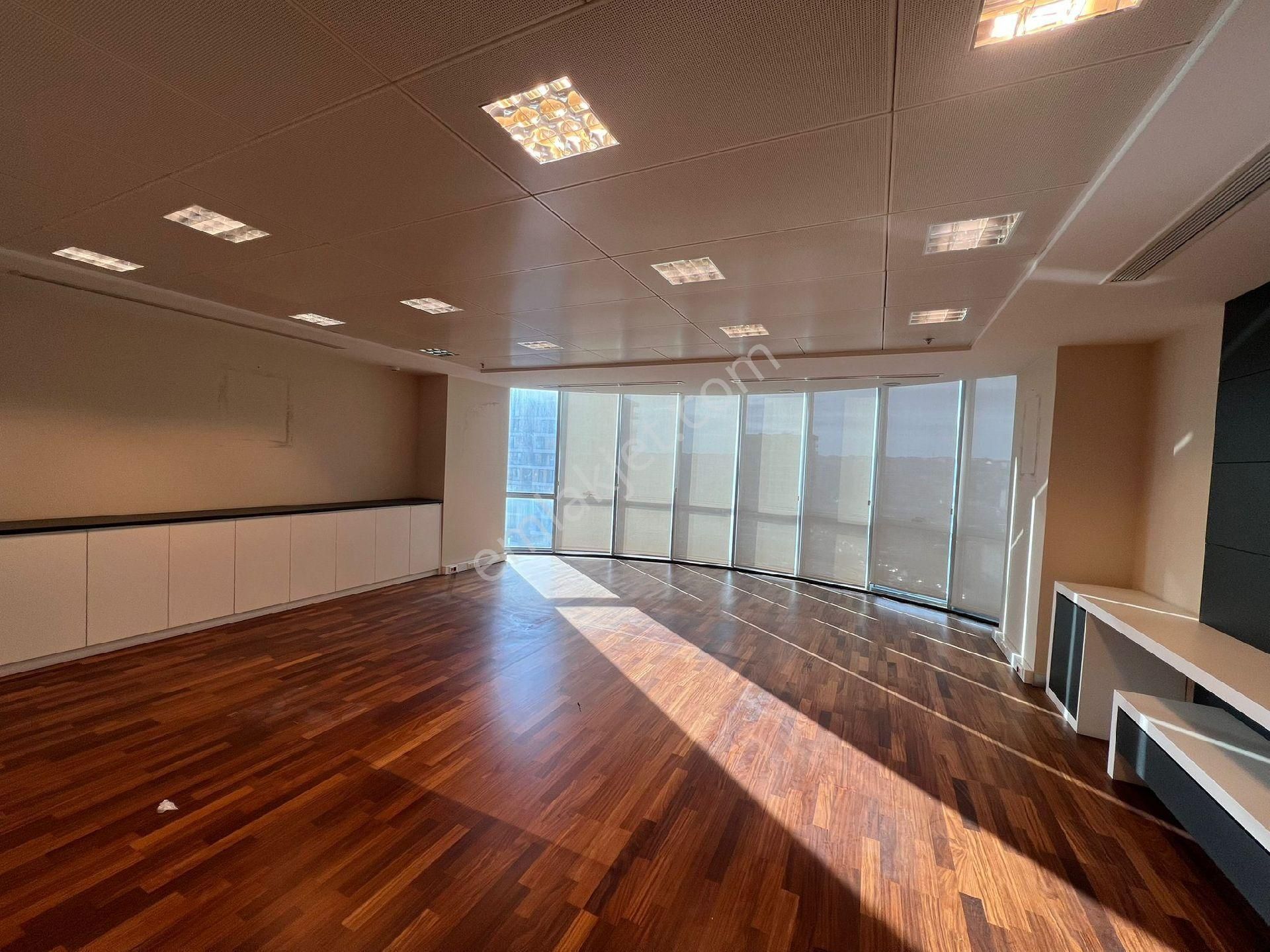 Tiyap’tan Basın Express Pareleli 1.600 M² Kiralık Prestijli Plaza Katı Ofis - Görsel 10