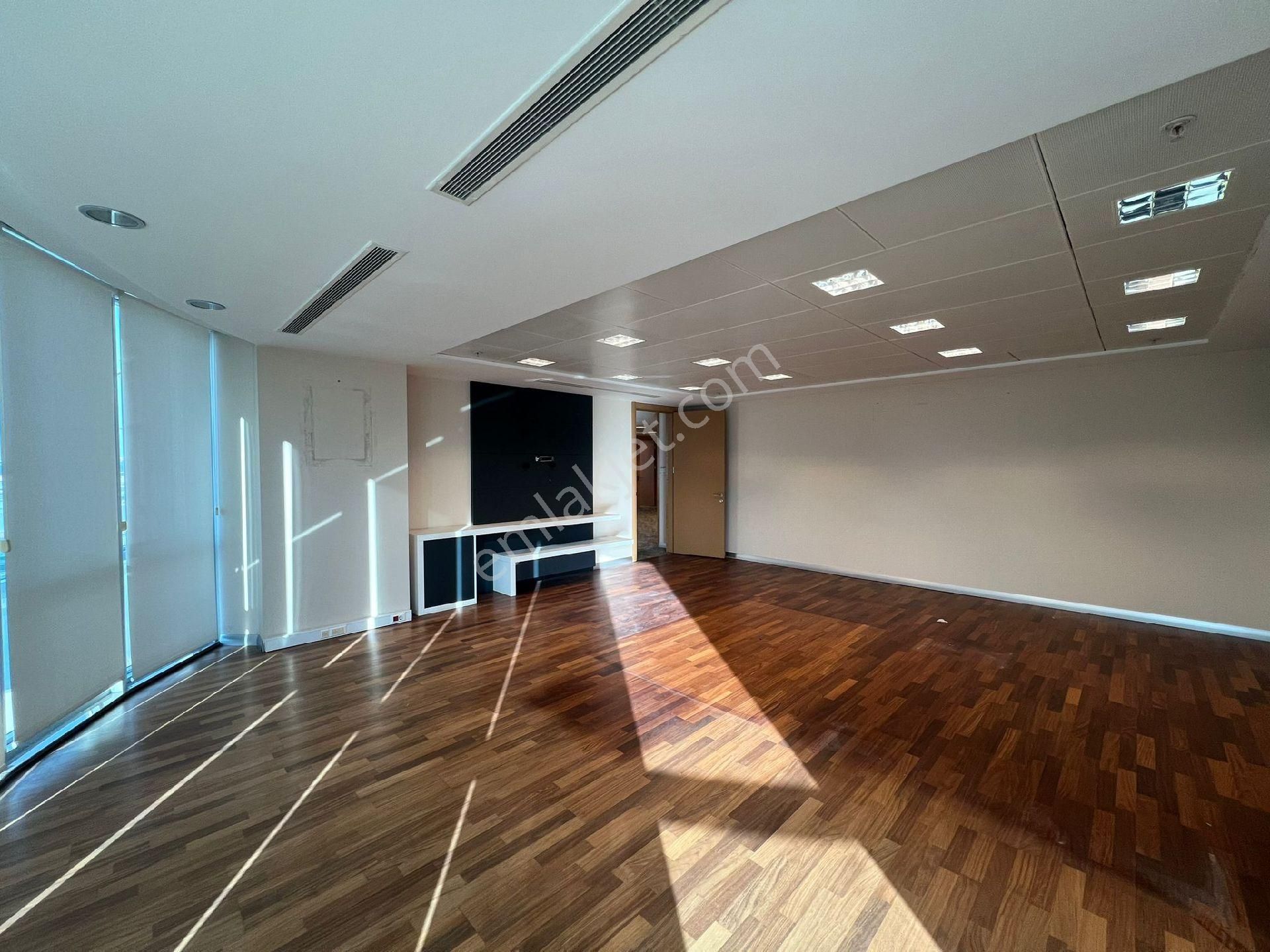 Tiyap’tan Basın Express Pareleli 1.600 M² Kiralık Prestijli Plaza Katı Ofis - Görsel 11