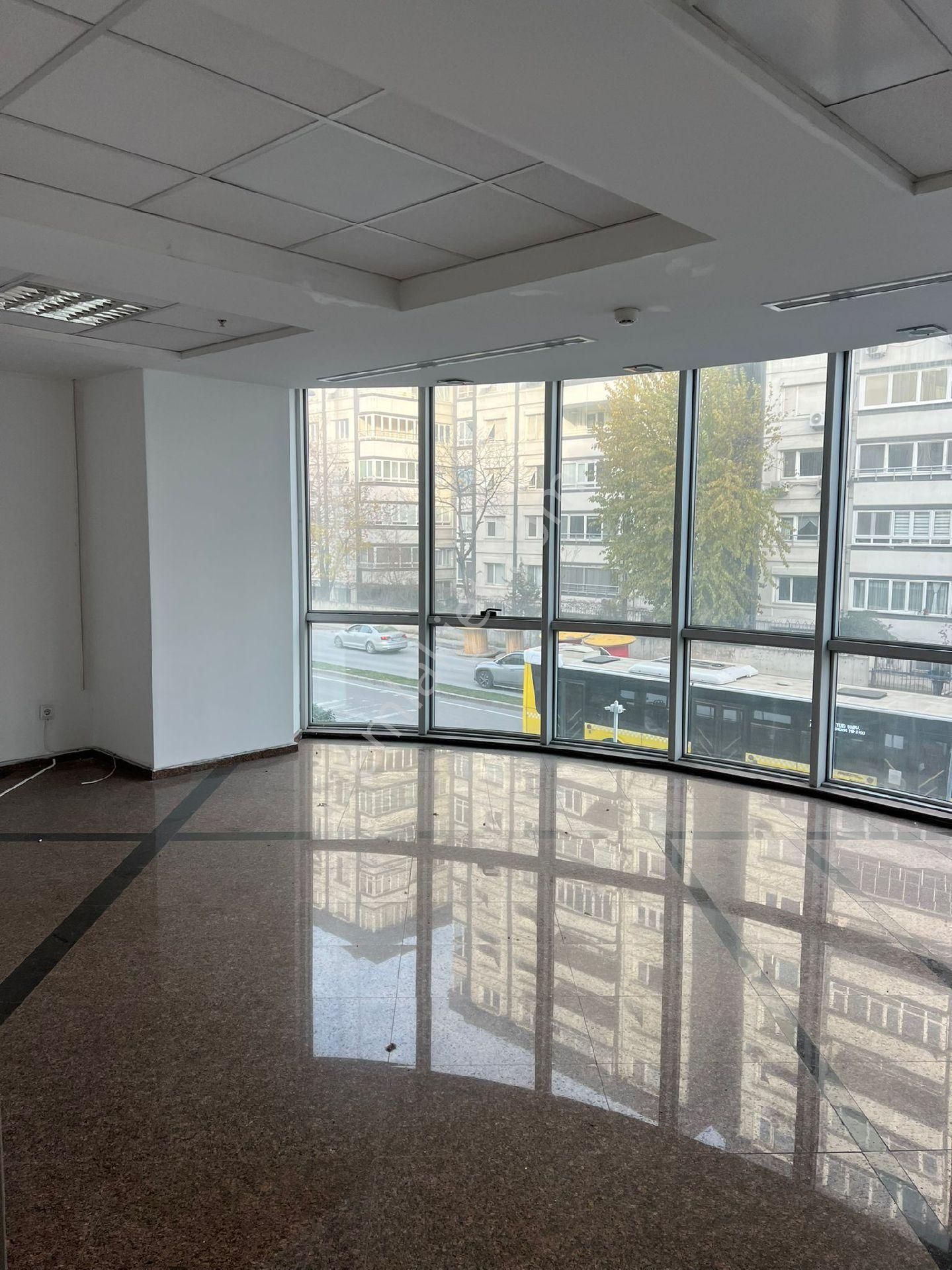 Tiyap’tan Basın Express Pareleli 1.600 M² Kiralık Prestijli Plaza Katı Ofis - Görsel 16