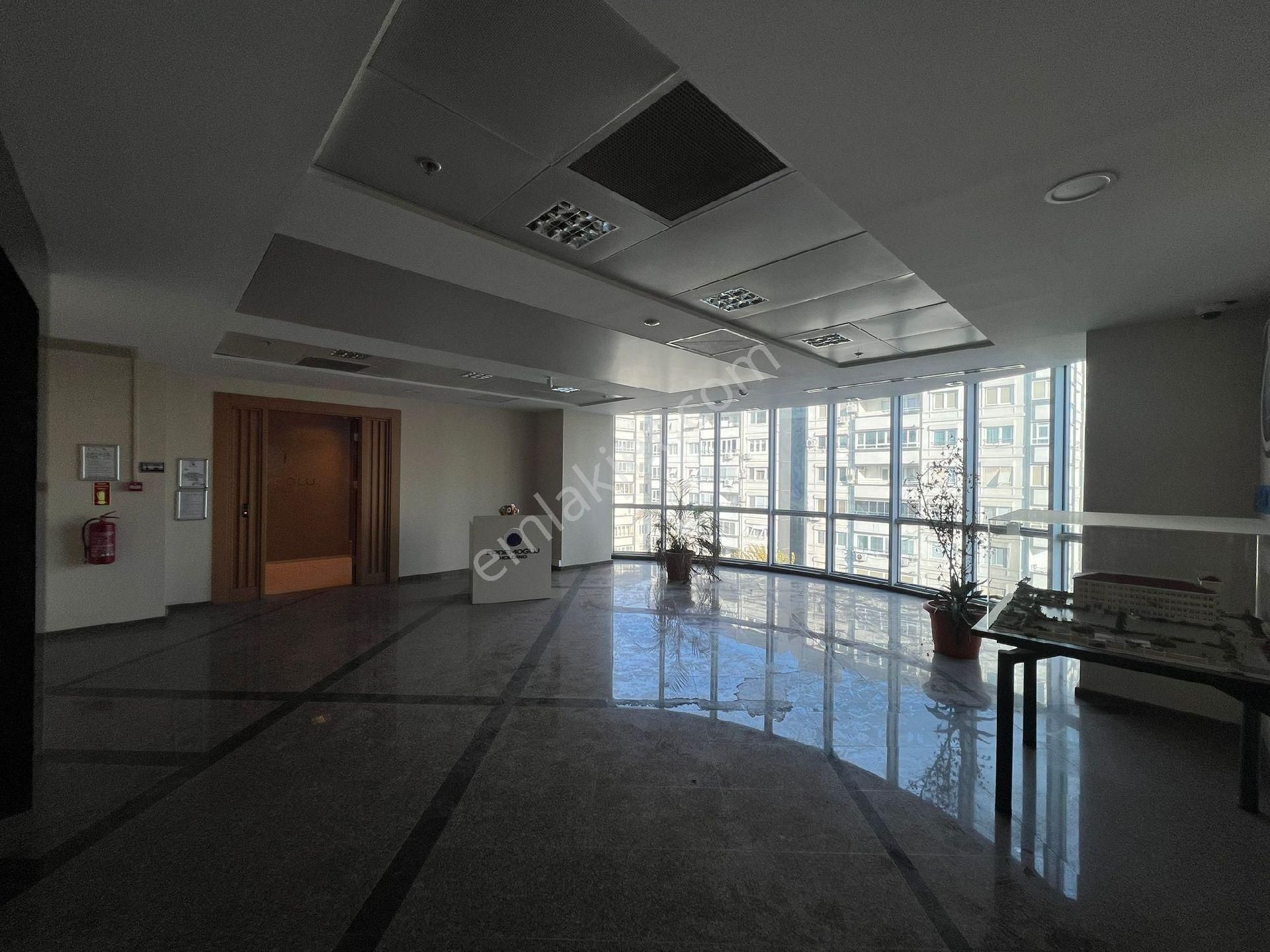 Tiyap’tan Basın Express Pareleli 1.600 M² Kiralık Prestijli Plaza Katı Ofis - Görsel 2