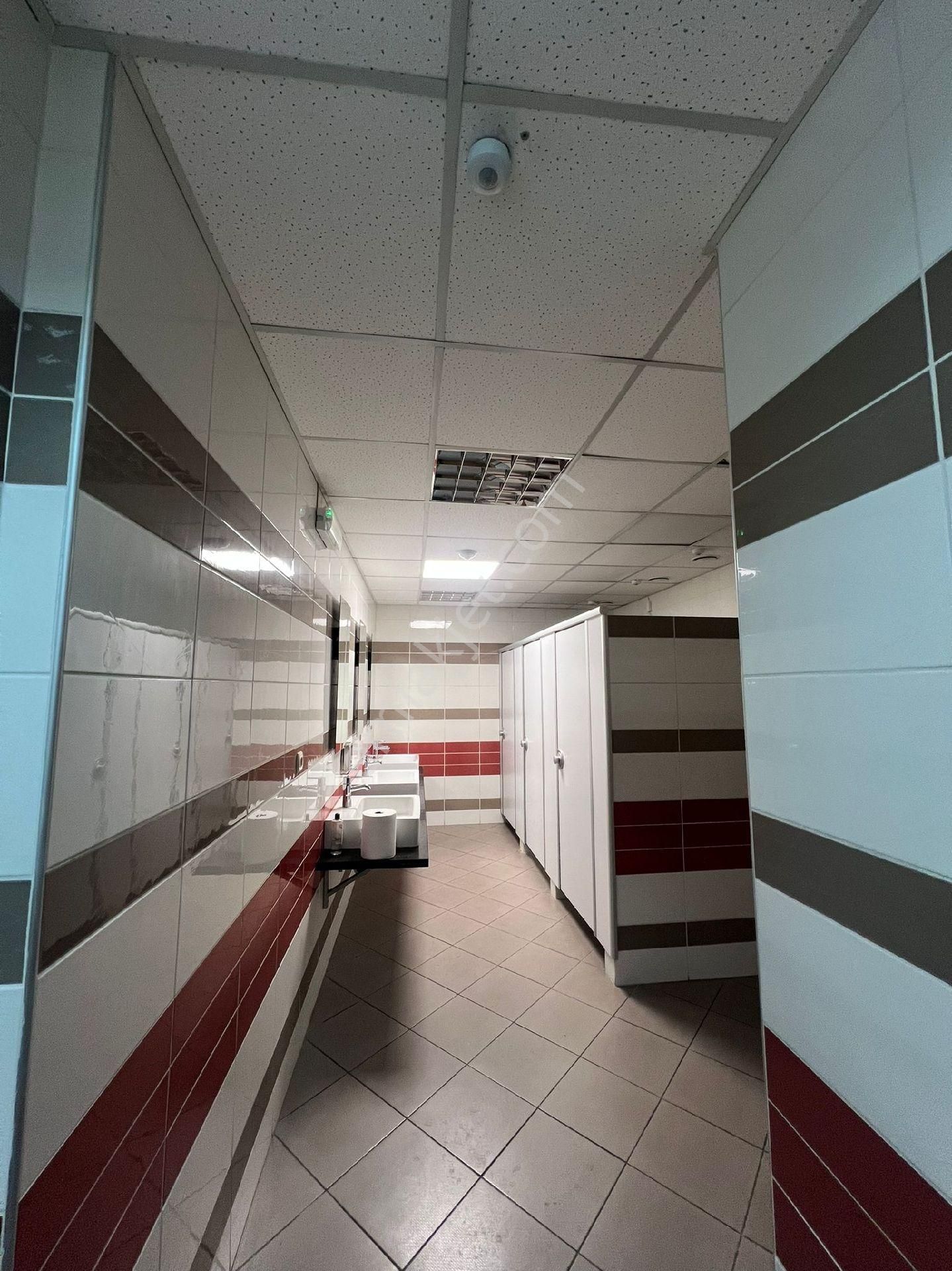 Tiyap’tan Basın Express Pareleli 1.600 M² Kiralık Prestijli Plaza Katı Ofis - Görsel 21
