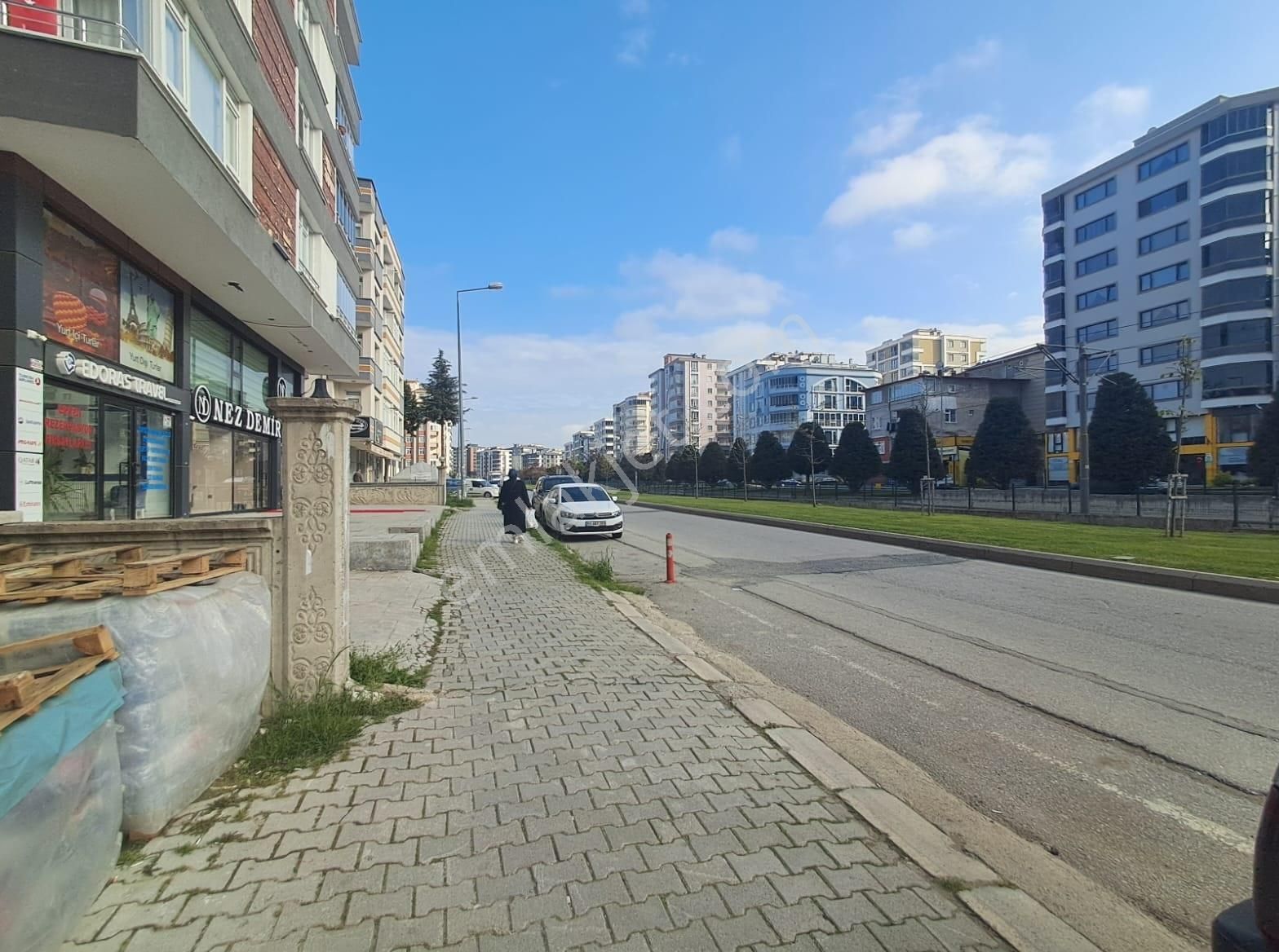 Atakent'de Tranvay Altı Merkezi Kolasyonda Satılık 3+1 Daire - Görsel 11