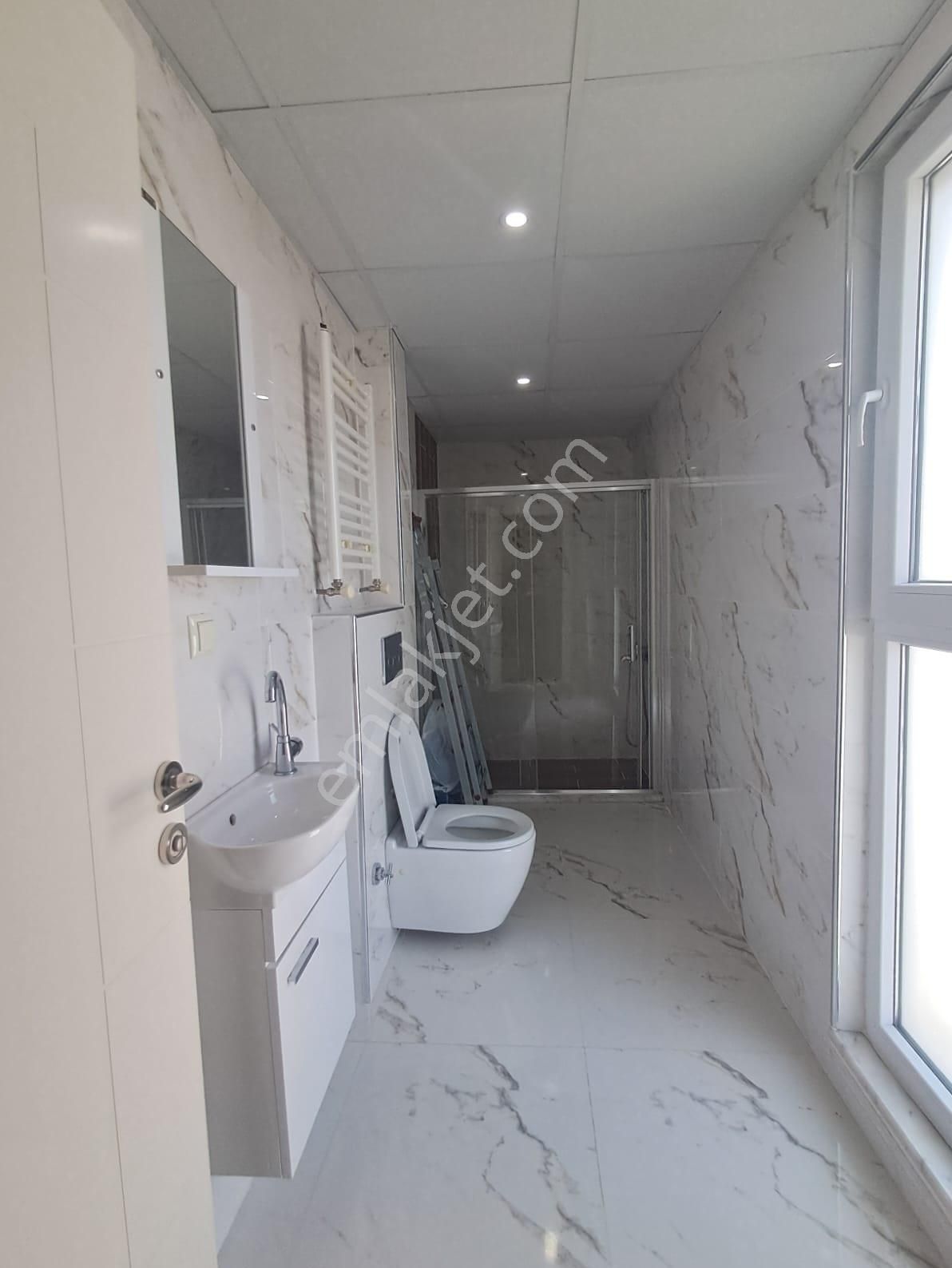 Atakent'de Tranvay Altı Merkezi Kolasyonda Satılık 3+1 Daire - Görsel 25