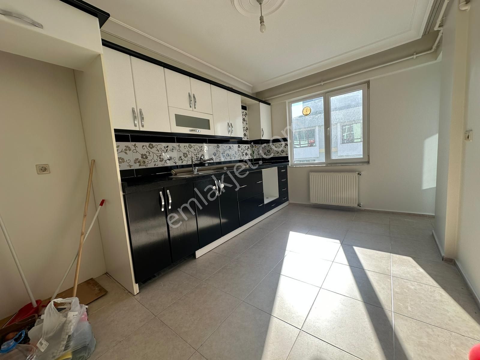 Yenimahalle' De Merkezi Lokasyonda Satılık Arakat 3+1 Daire - Görsel 4