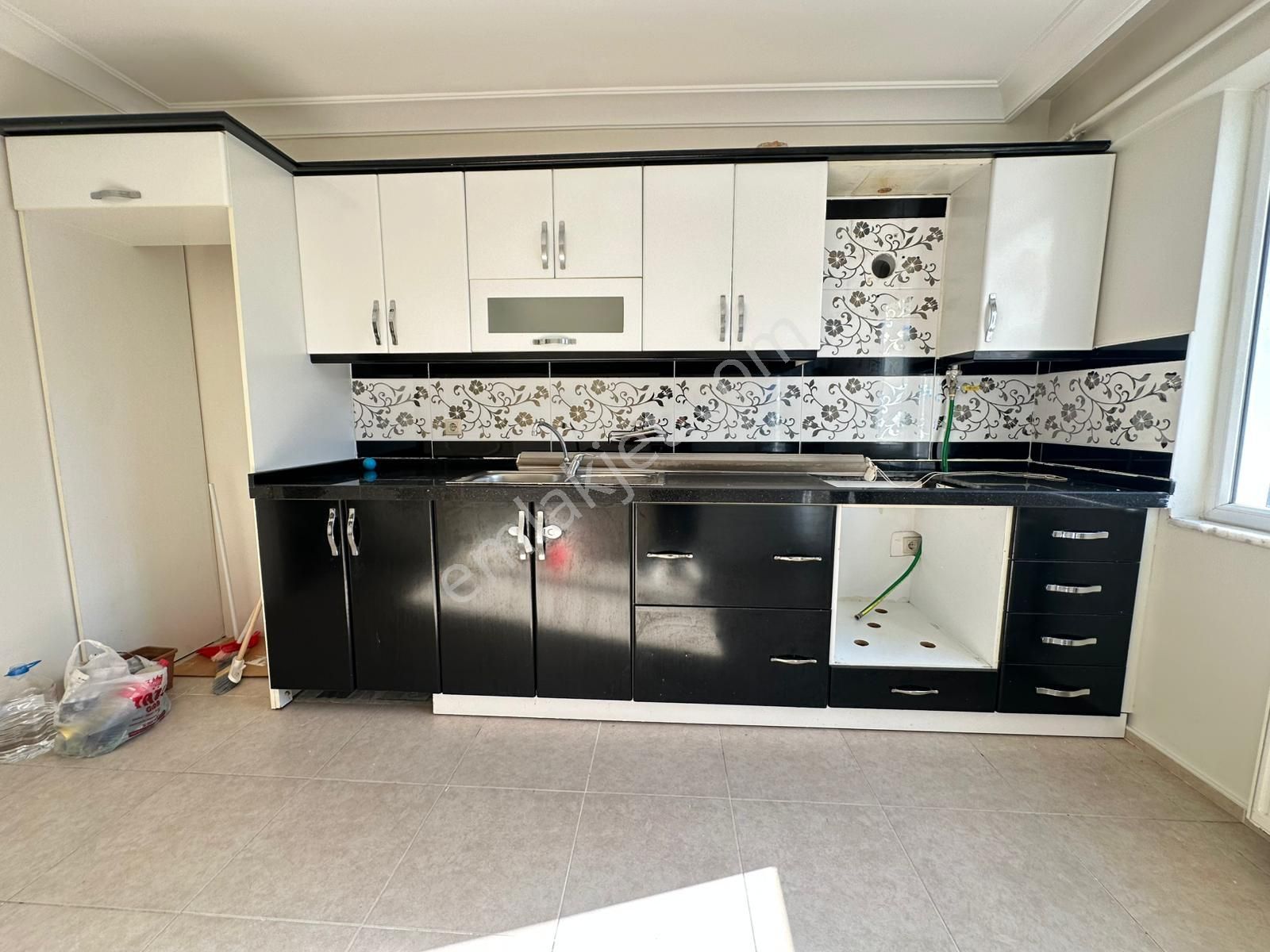 Yenimahalle' De Merkezi Lokasyonda Satılık Arakat 3+1 Daire - Görsel 5