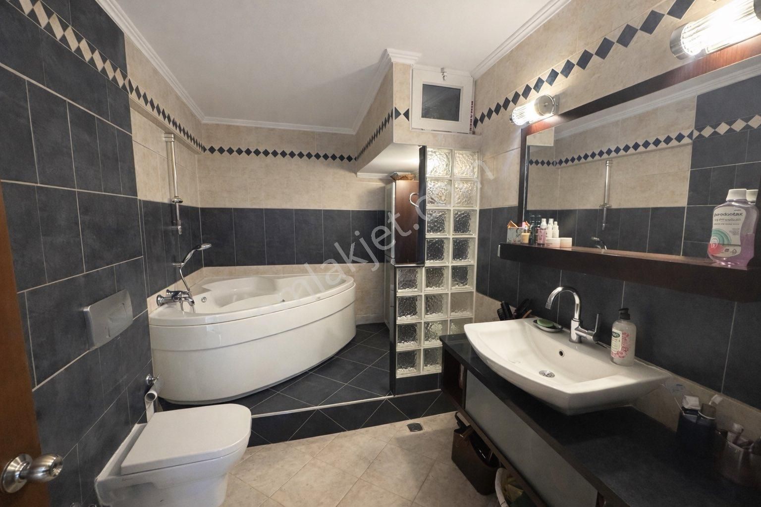 Site İçi,özel Konum,köşe,masrafsiz 5+1 Villa - Görsel 21