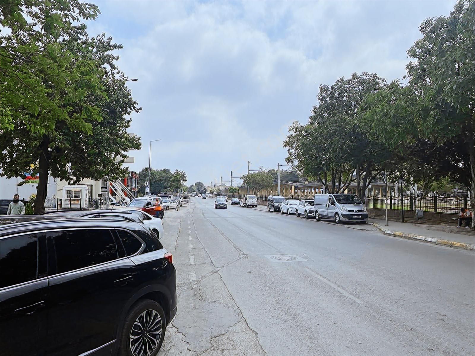 Adapazarının Kalbinde Katlıpazar Ve Orta Garaj Yanı 445m2 Ticari - Görsel 23