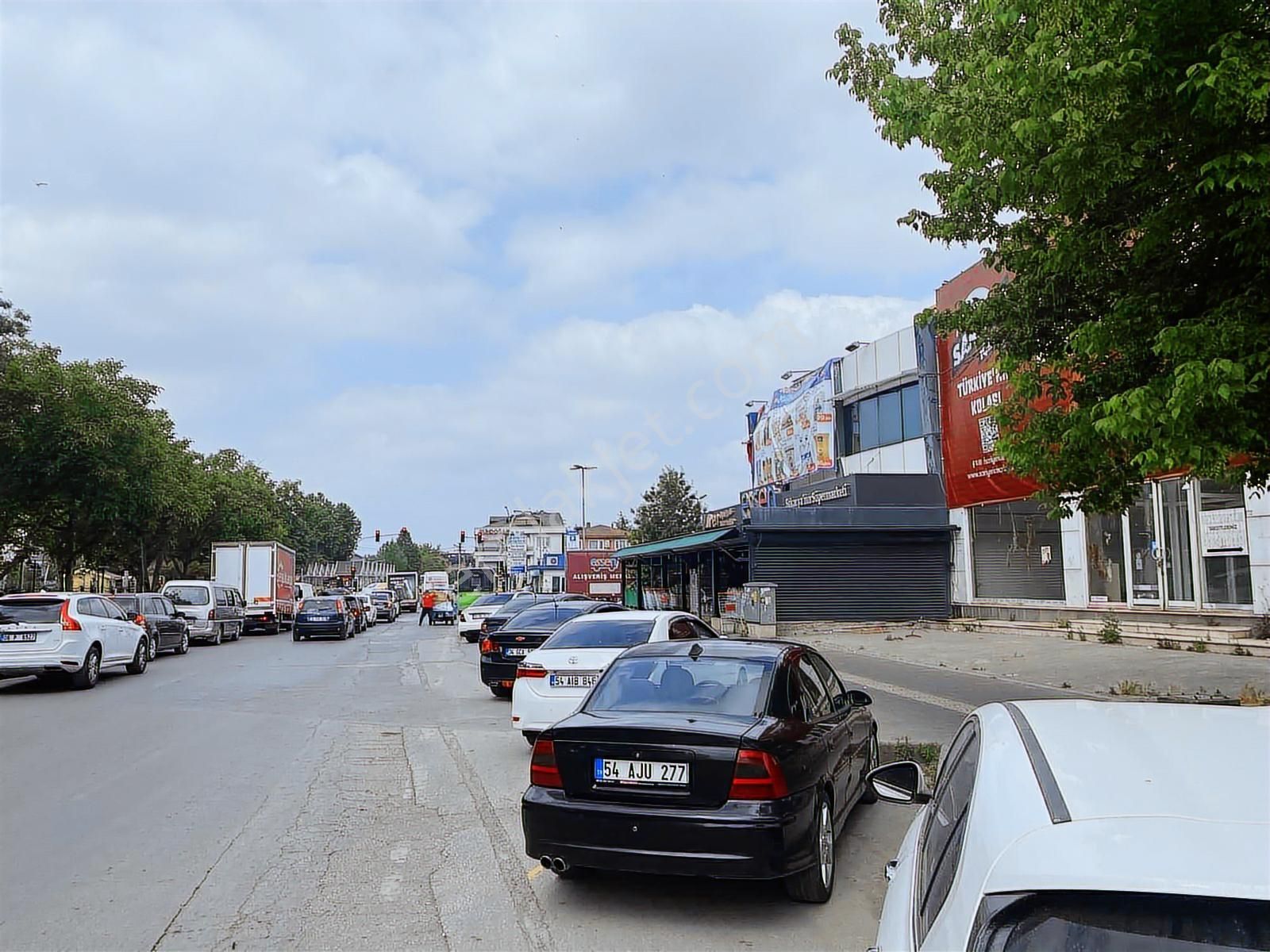 Adapazarının Kalbinde Katlıpazar Ve Orta Garaj Yanı 445m2 Ticari - Görsel 24