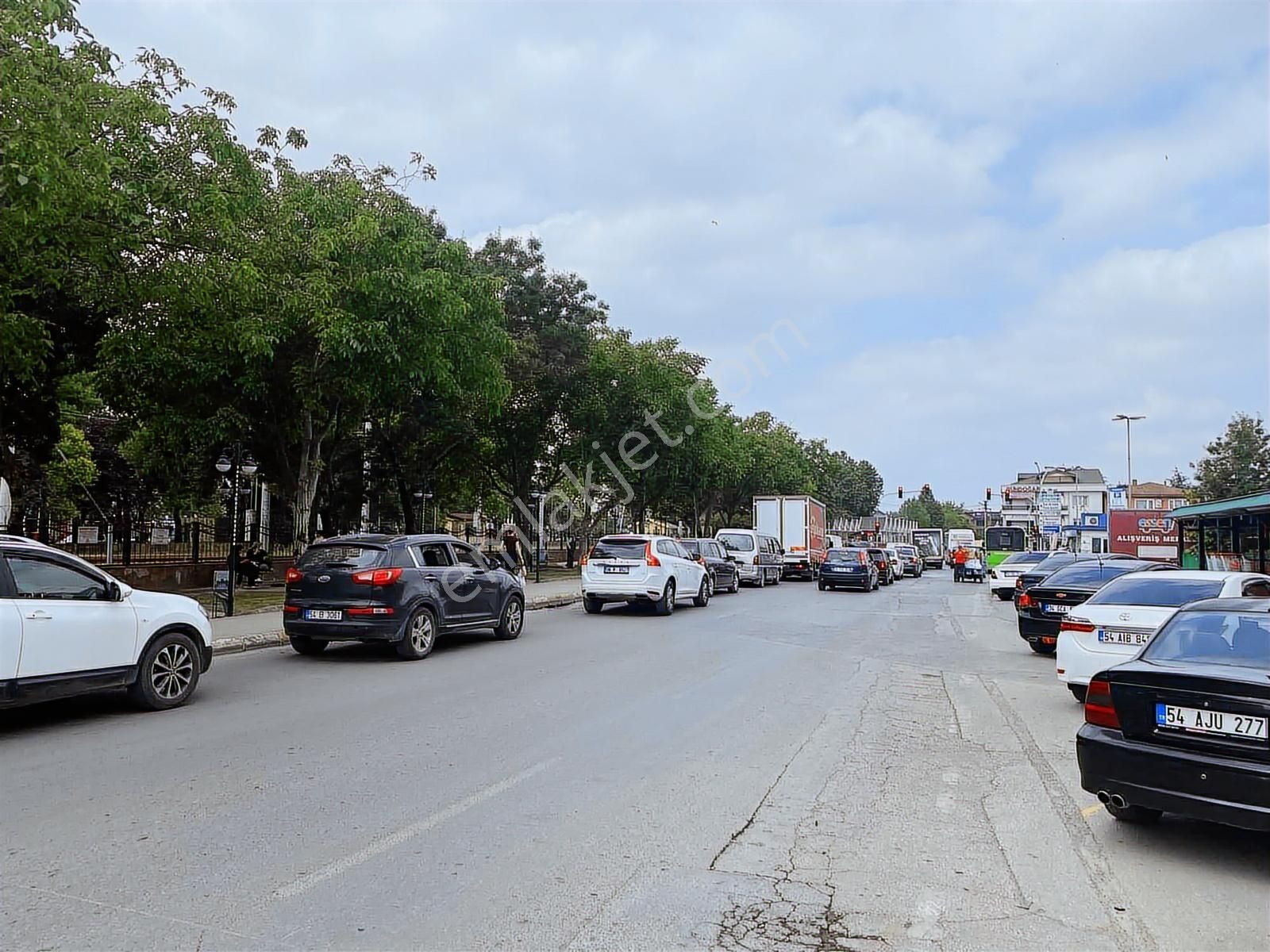 Adapazarının Kalbinde Katlıpazar Ve Orta Garaj Yanı 445m2 Ticari - Görsel 25