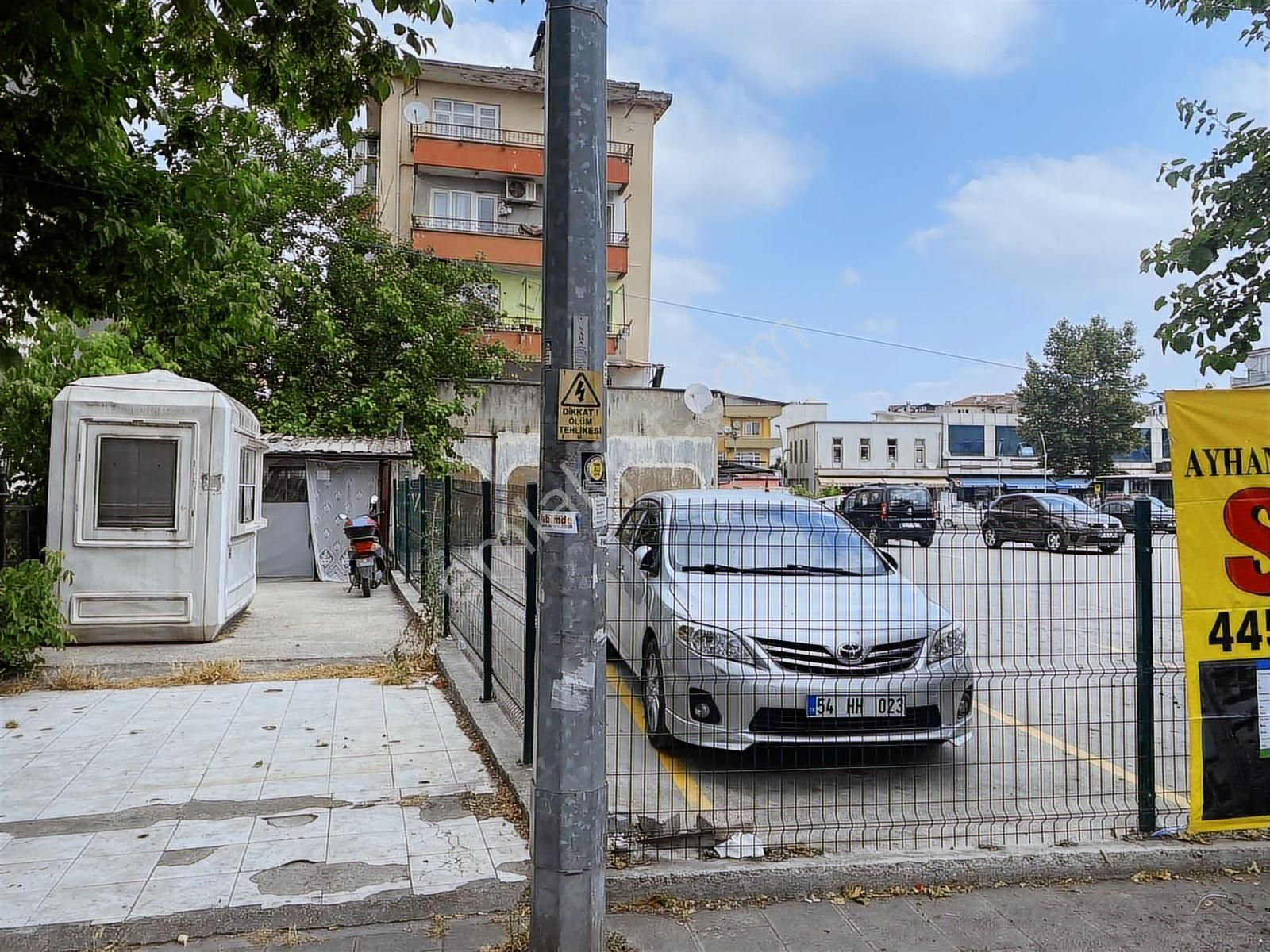 Adapazarının Kalbinde Katlıpazar Ve Orta Garaj Yanı 445m2 Ticari - Görsel 10