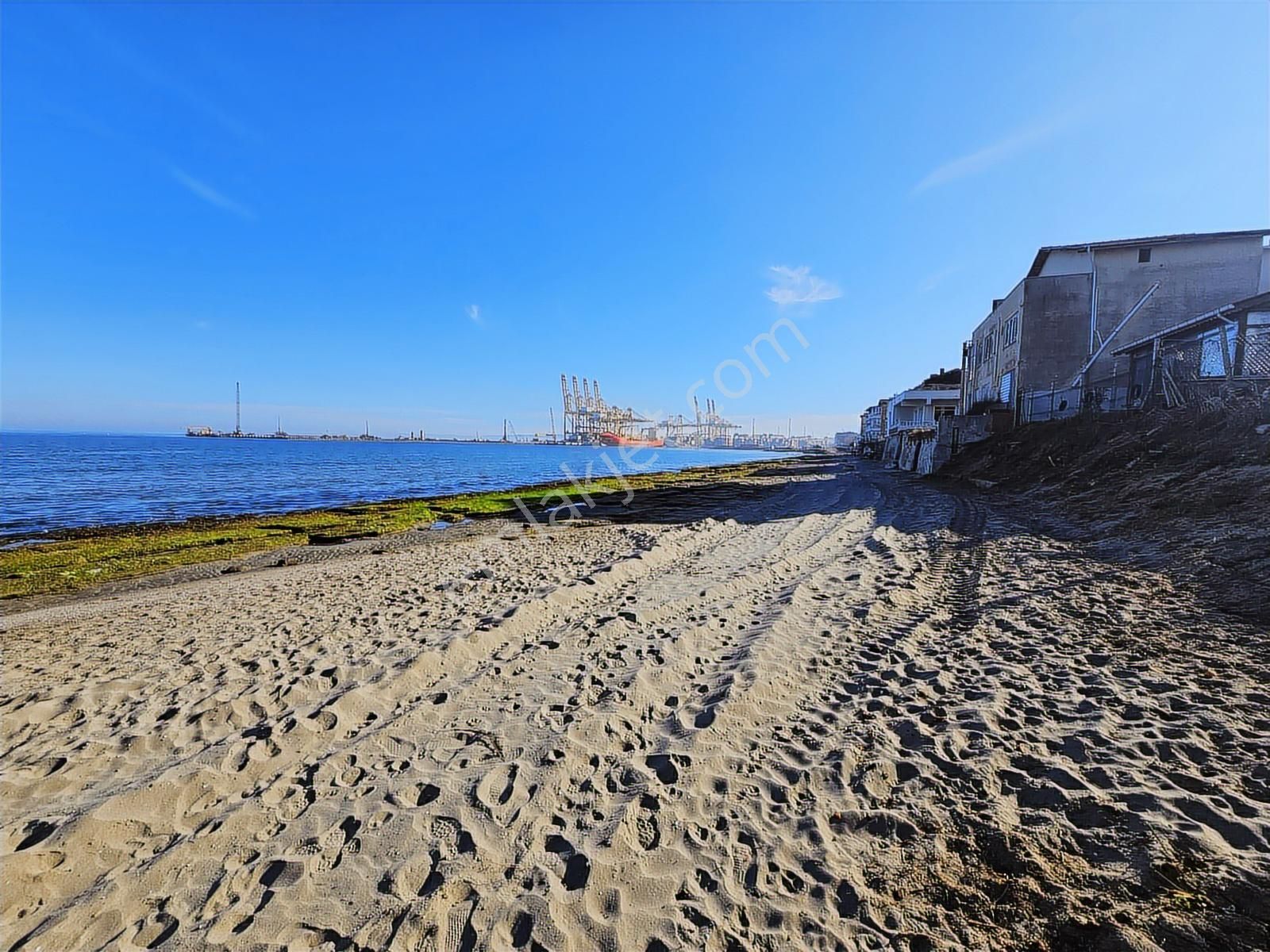 Havuzlu Sitede Ve Kumsal Önü 2+1 Yerden Isıtmalı Ara Kat Daire - Görsel 14