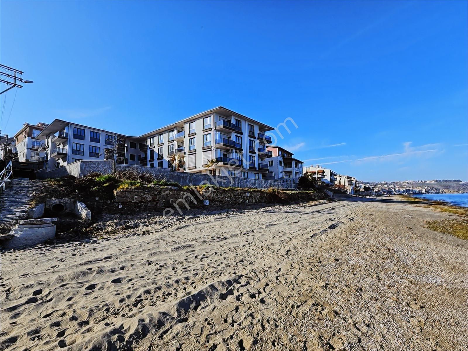 Havuzlu Sitede Ve Kumsal Önü 2+1 Yerden Isıtmalı Ara Kat Daire