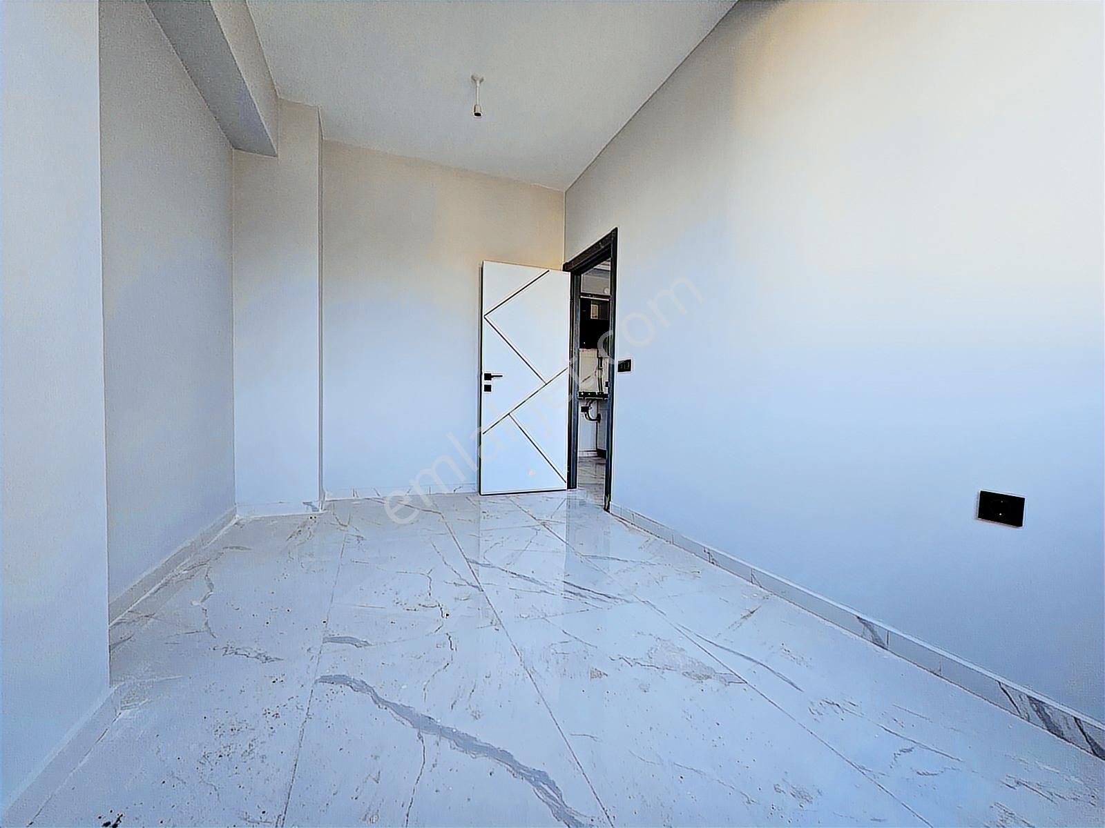 Havuzlu Sitede Ve Kumsal Önü 2+1 Yerden Isıtmalı Ara Kat Daire - Görsel 2