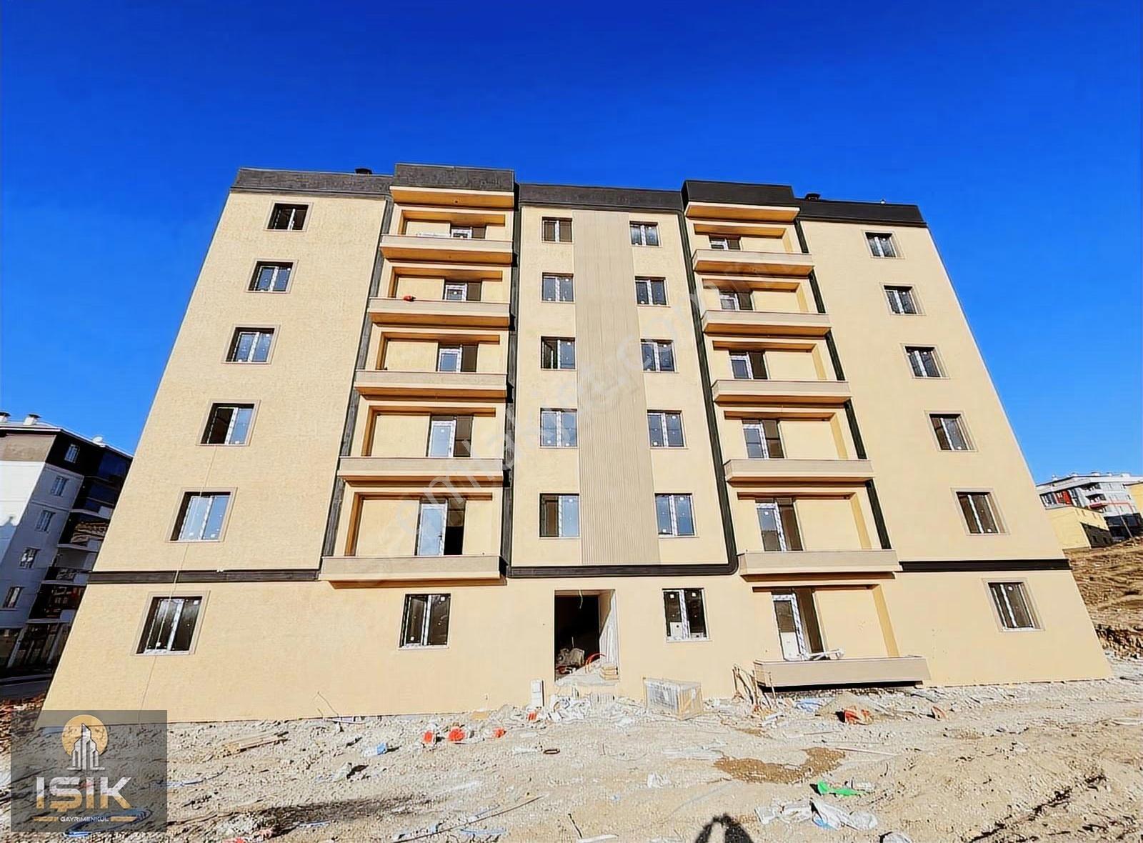 Işık Gayrimenkul'den Hilalkent'te 1+1 Satılık Daire