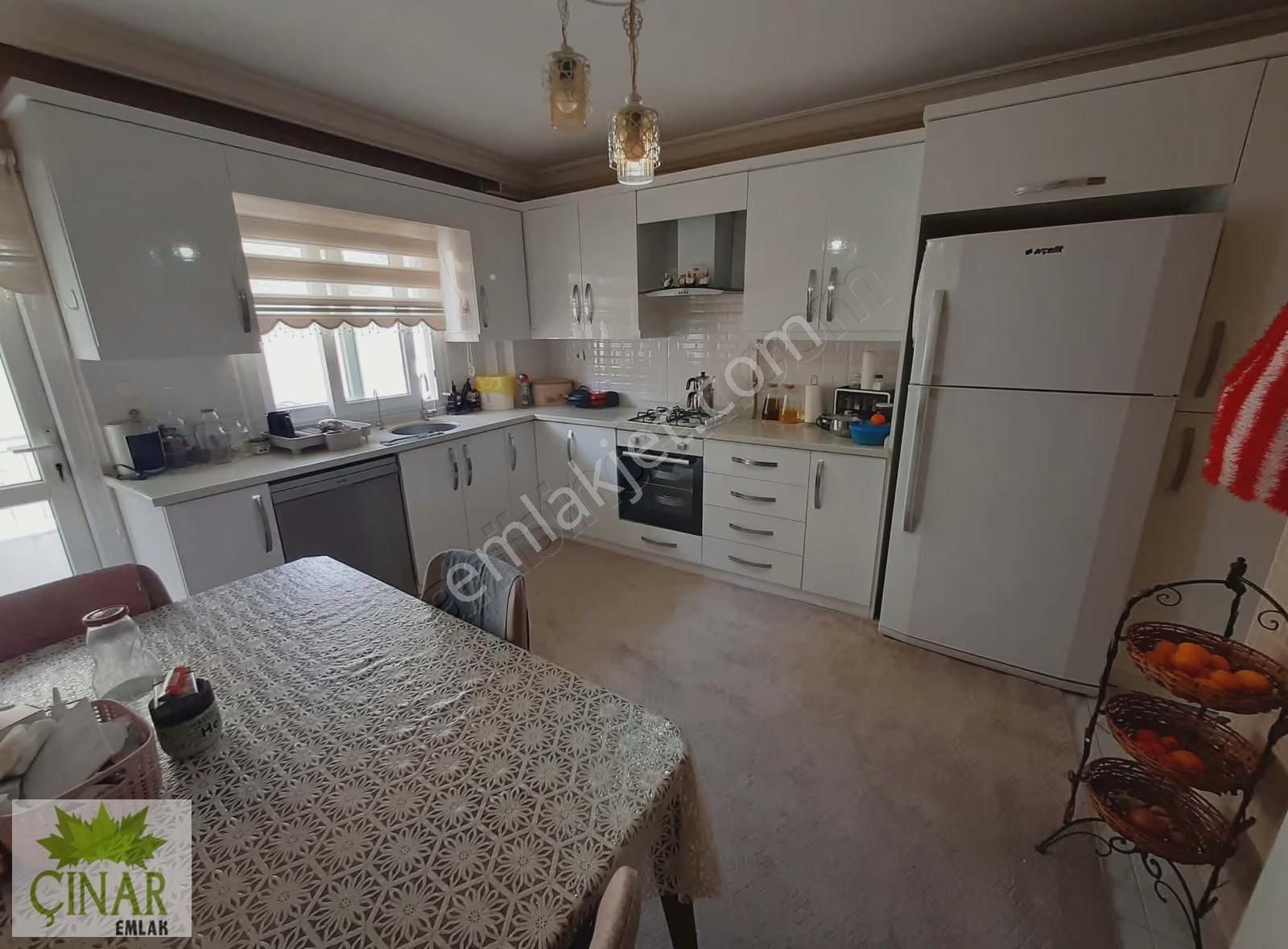 Çınar Emlak'tan Cumhuriyet Mah. Satılık 3+1 Daire 185 Mt Full
