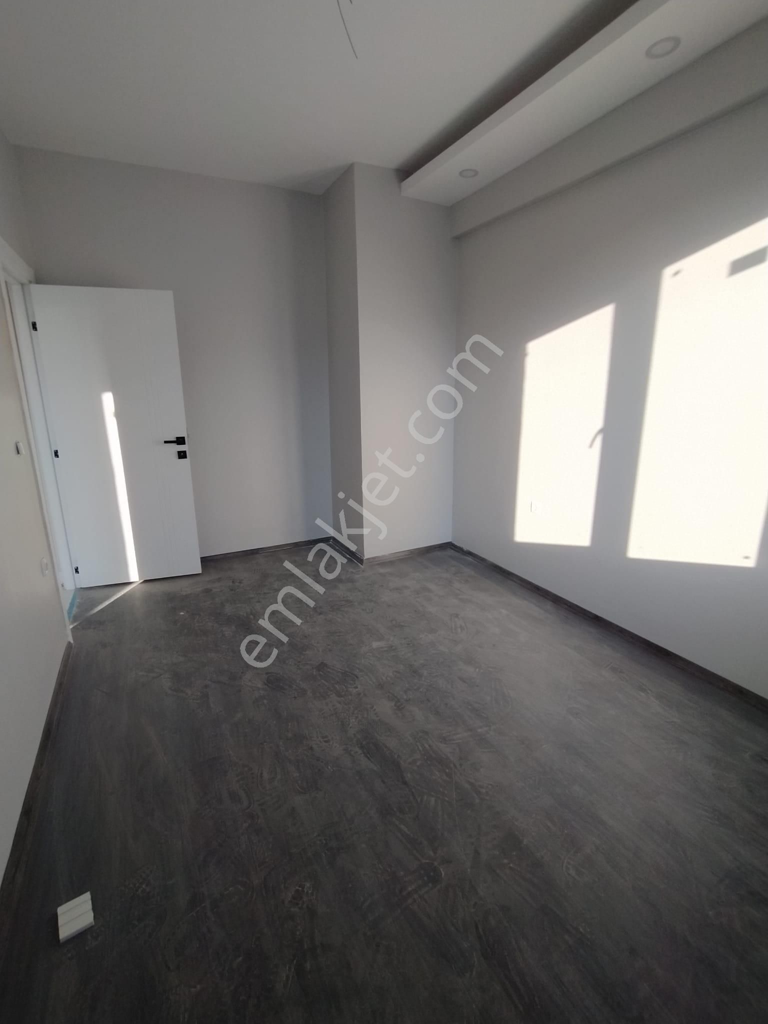 Büşra Gayrimenkulden Site İçinde Satılık Sıfır Daire 2+1 Kat 4 Balkonlu 87m2 Açık Kapılı Otoparklı - Görsel 4