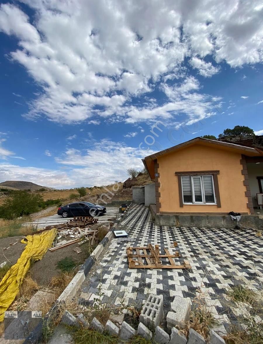 Boğazköprü'de 914m2 Arsaya Sahip Satılık Bağ Evi