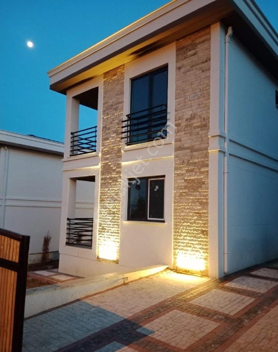 Barboros Topağaç Mevkii Deniz Manzaralı Satılık 5+1 Villalar