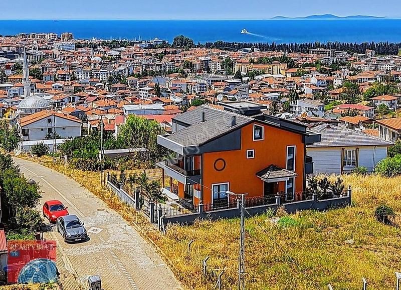 Yalovada Deniz Manzaralı Önü Açık Satılık 5+1 Müstakil Villa