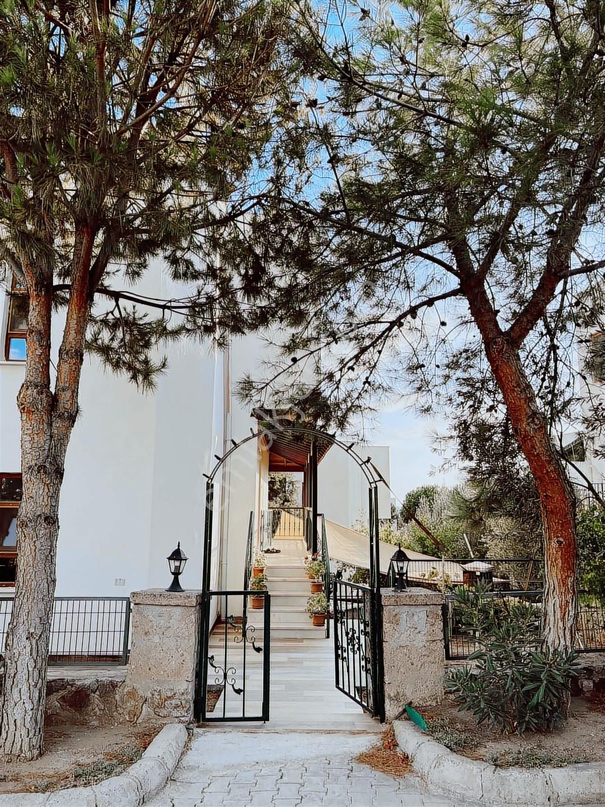 Asos Kocaköy Mevkii Özel Plajlı Tadilatlı 3+1 Tripleks Villa - Görsel 19